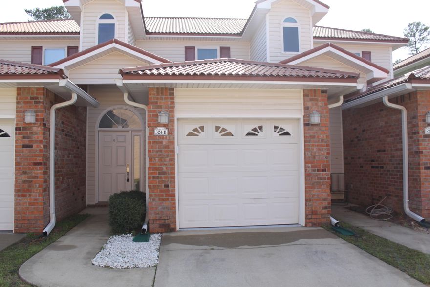 2 BEDROOM, 1 1/2 BATH TOWNHOME, GRANITE COUNTERTOPS, SOLID WOOD CABINETS, CULTURE MARBLE BATHROOM. DECORATIVE BLOCK CONSTRUCTION, MEDAL ROOF. ONE OF THE NICEST TOWNHOMES ON THE MARKET