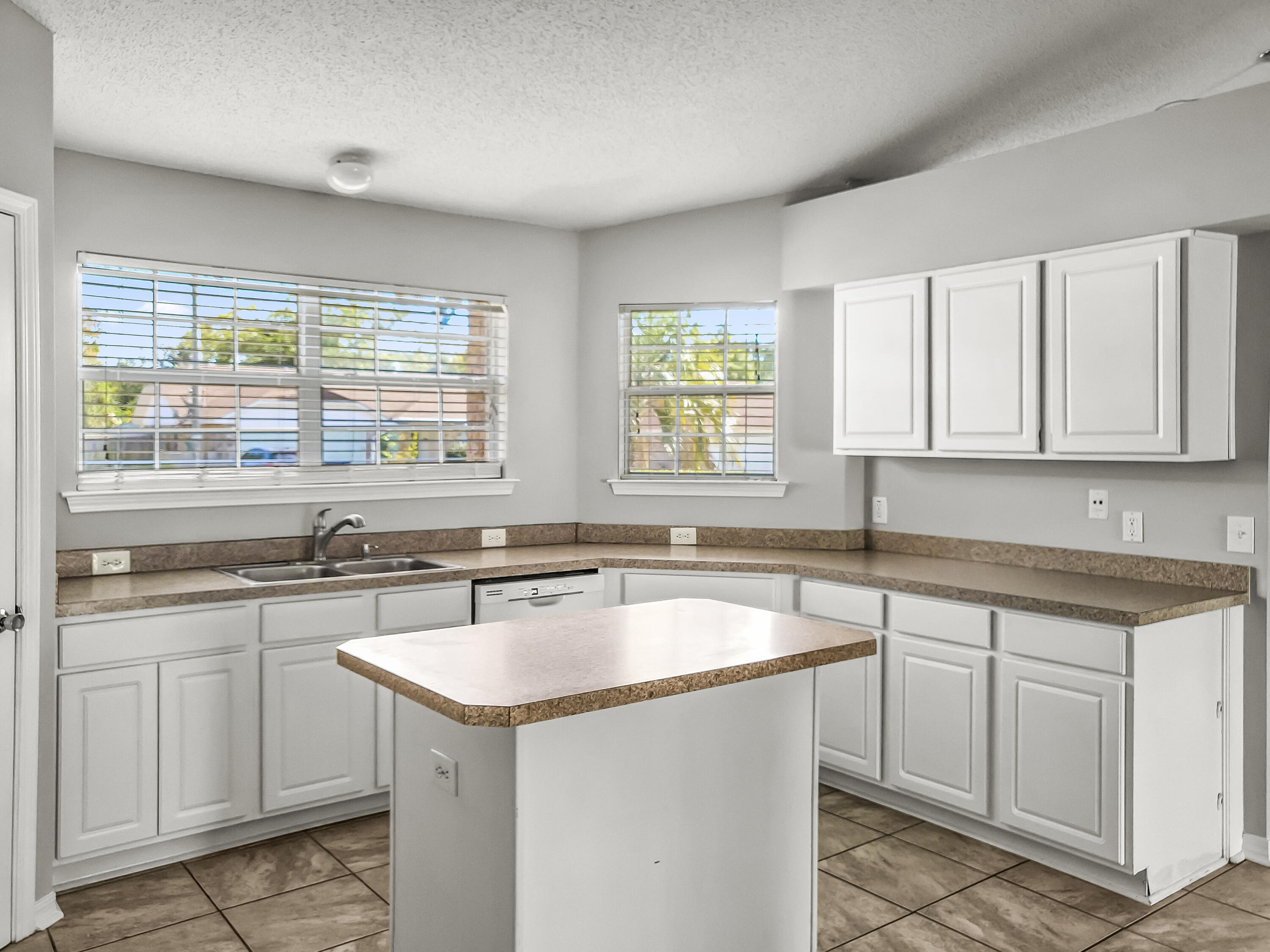 CORAL CREEK - Residential