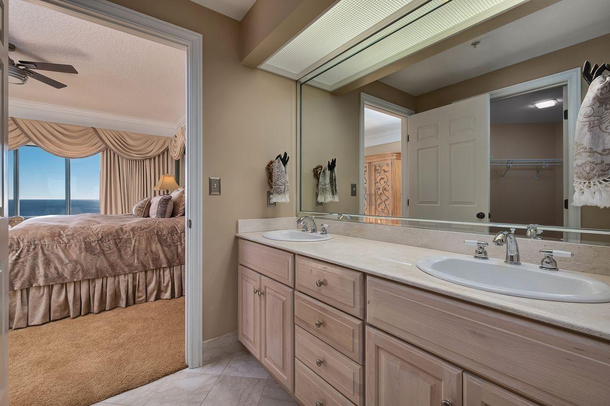 SOUTHWINDS III AT SANDESTIN - Residential