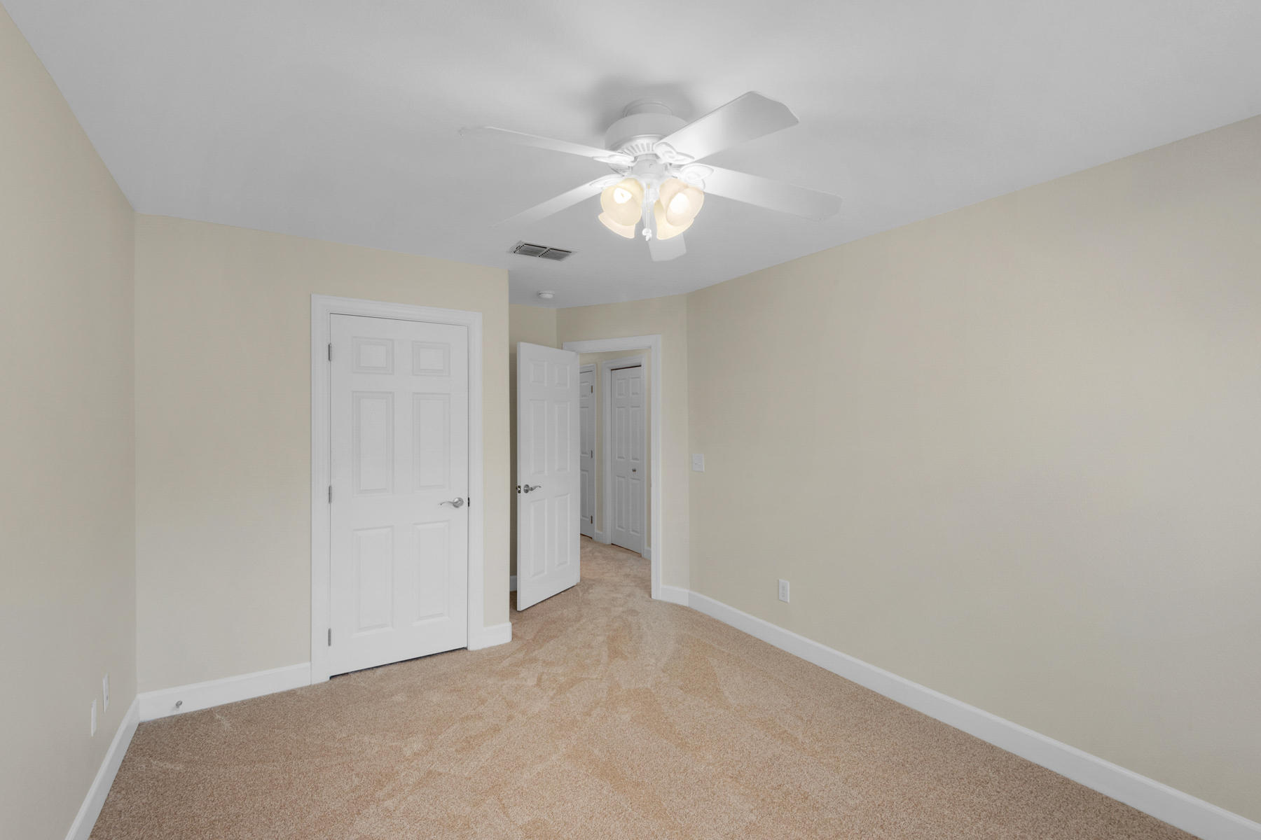 EAGLE BAY - Residential