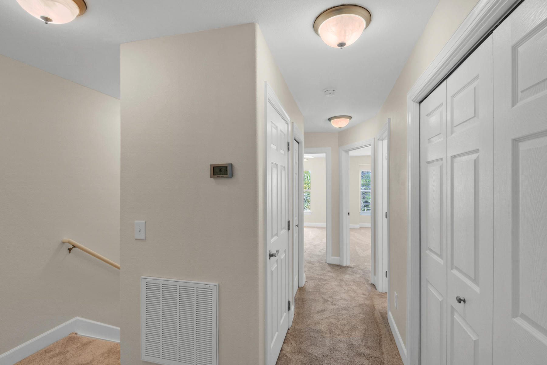 EAGLE BAY - Residential