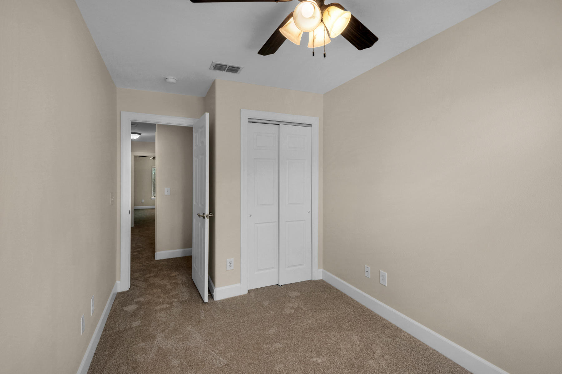 EAGLE BAY - Residential