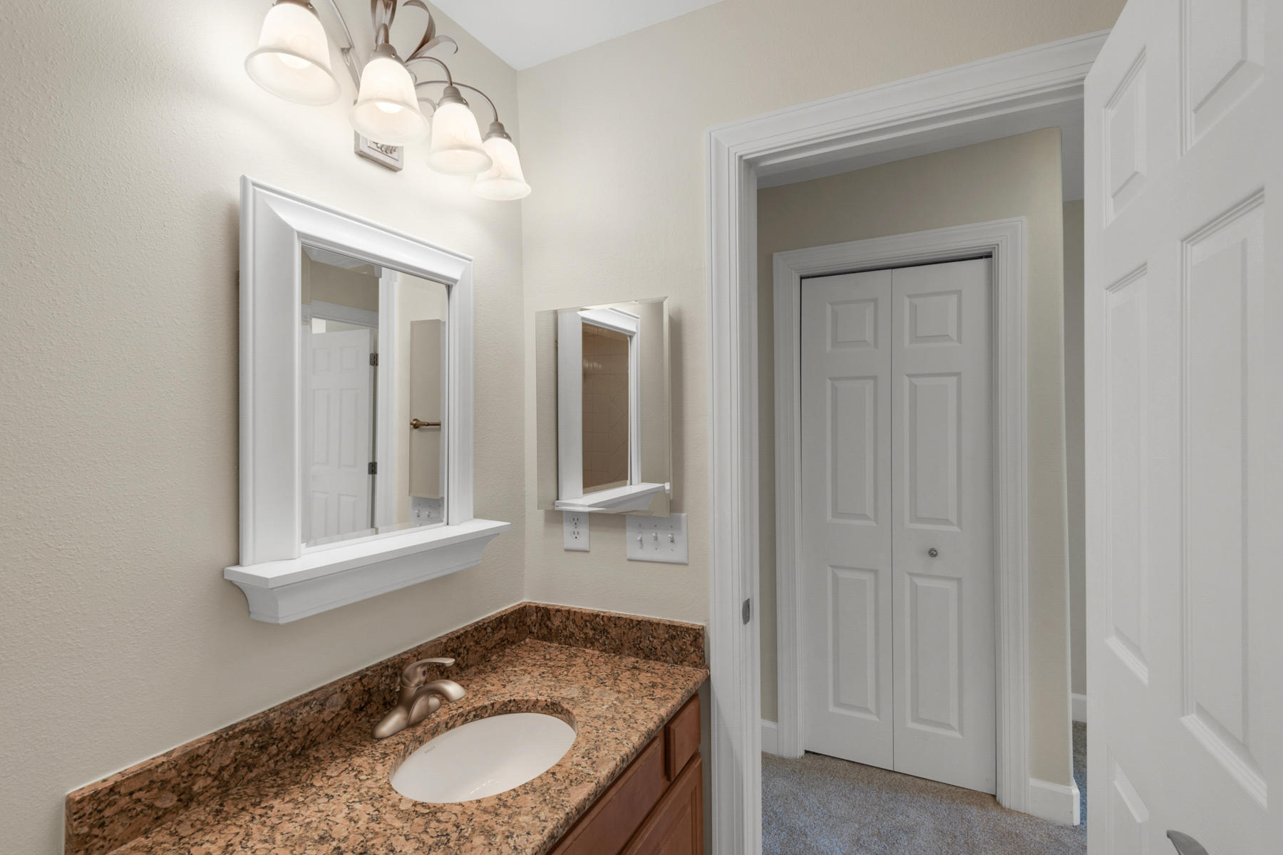 EAGLE BAY - Residential