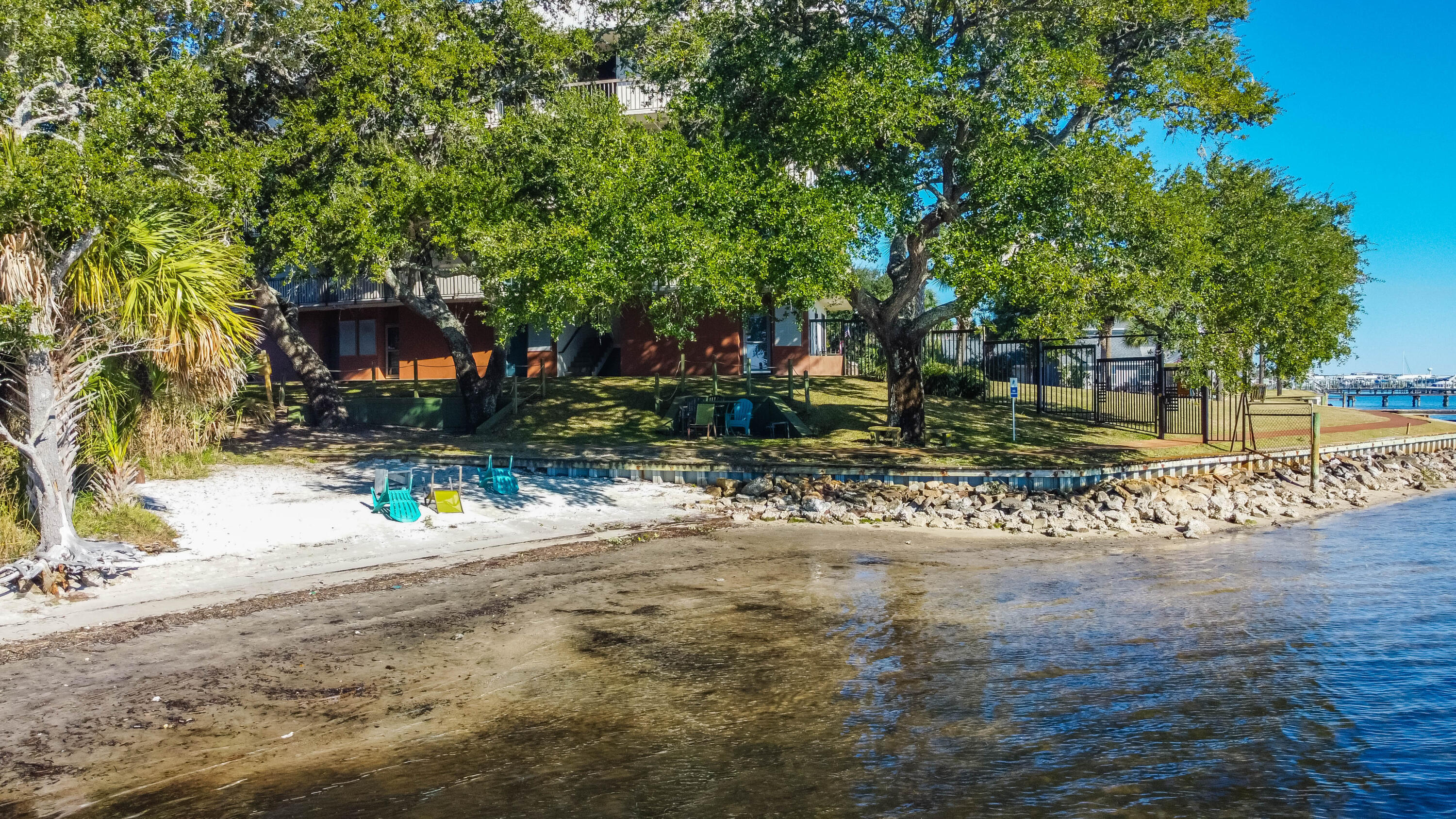 PIRATES BAY PH 1 - Residential