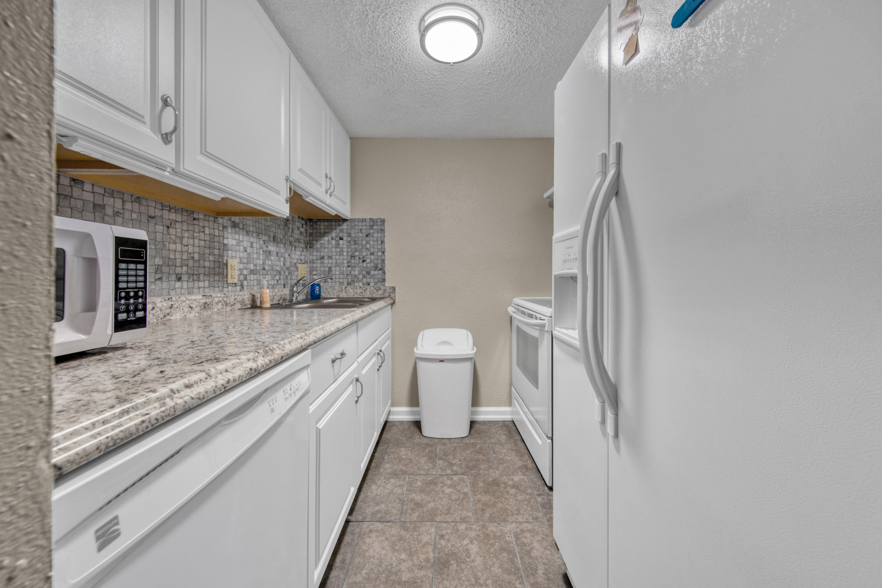 COLLEGE PARK CONDO - Residential