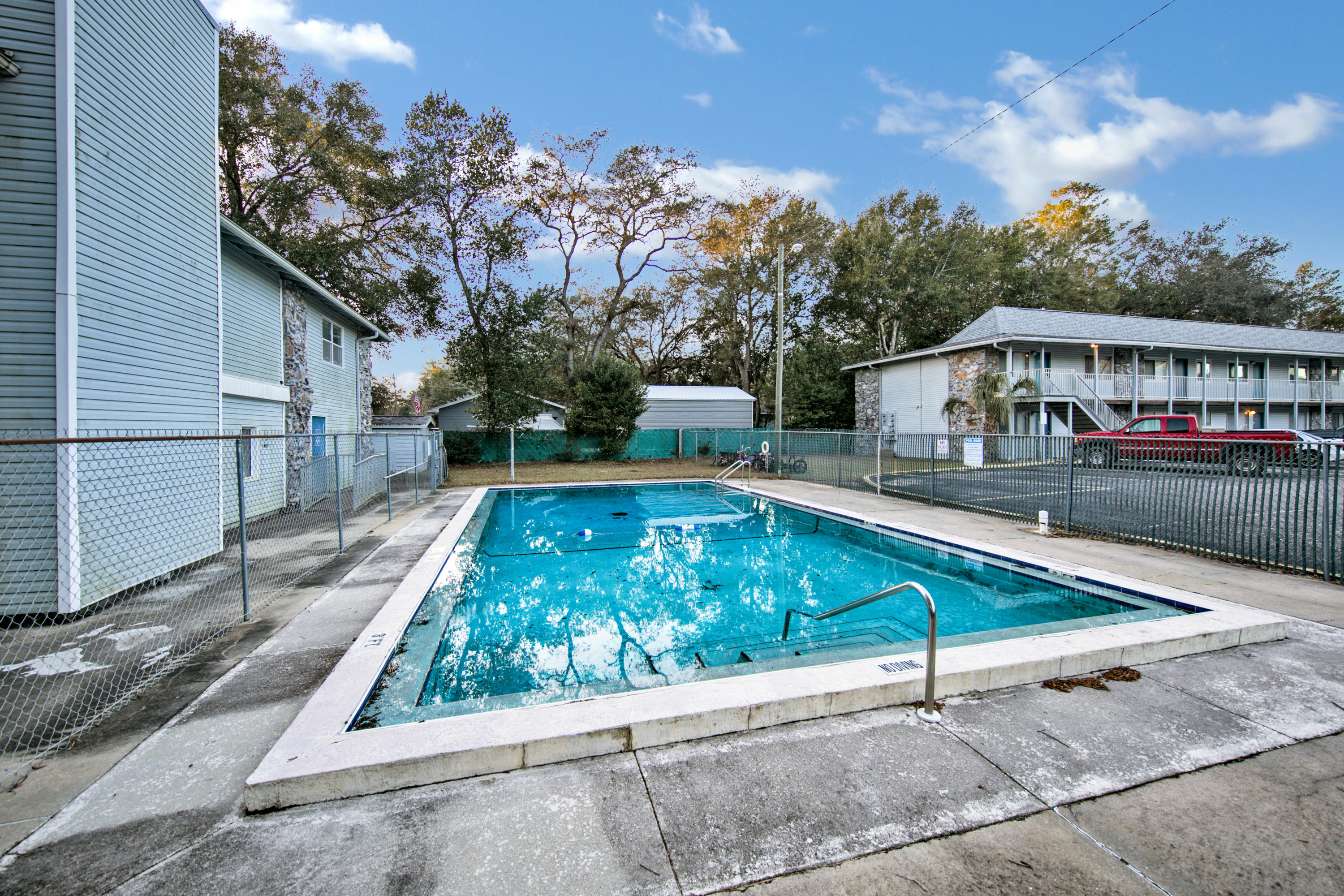 COLLEGE PARK CONDO - Residential