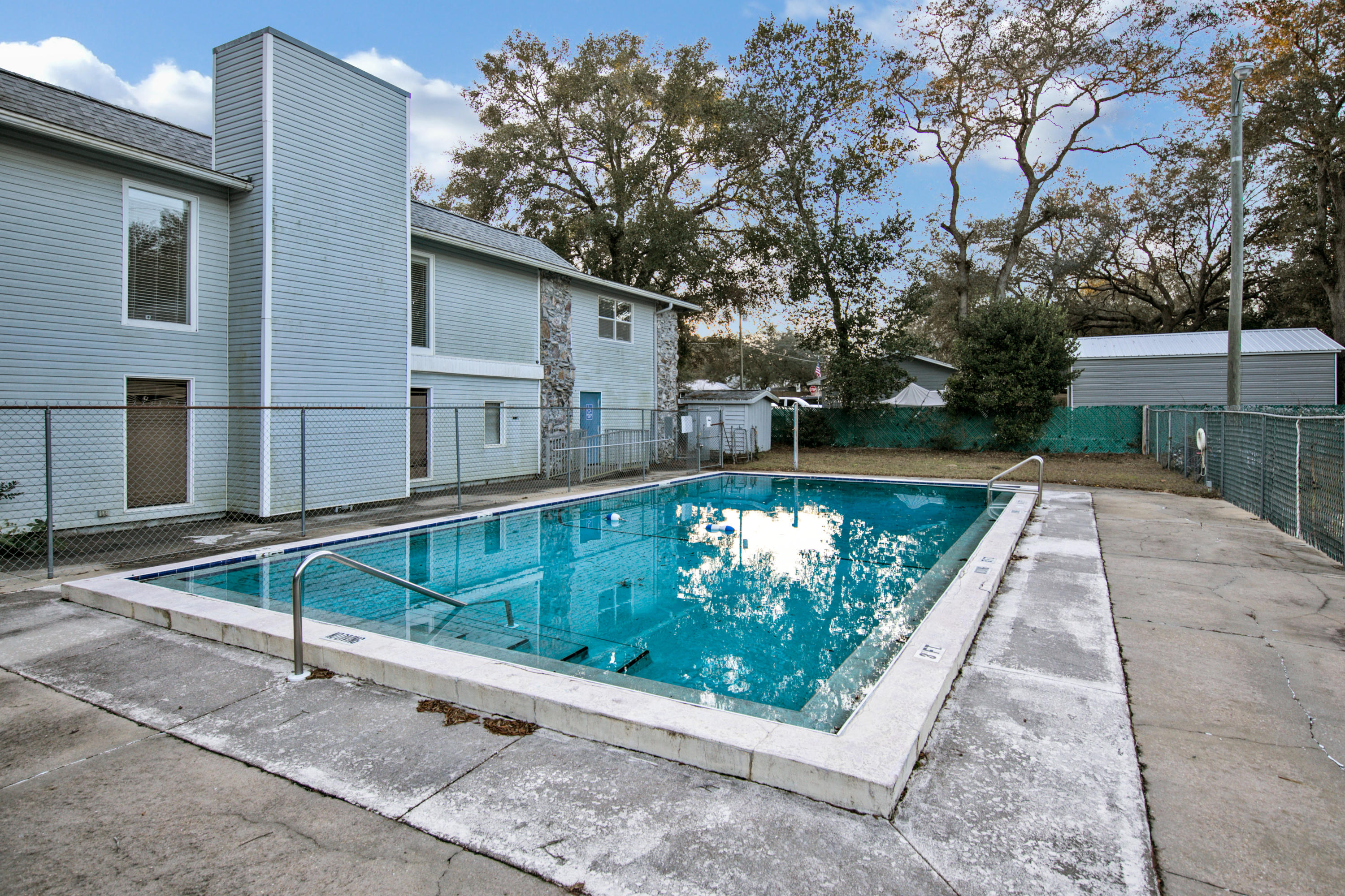 COLLEGE PARK CONDO - Residential