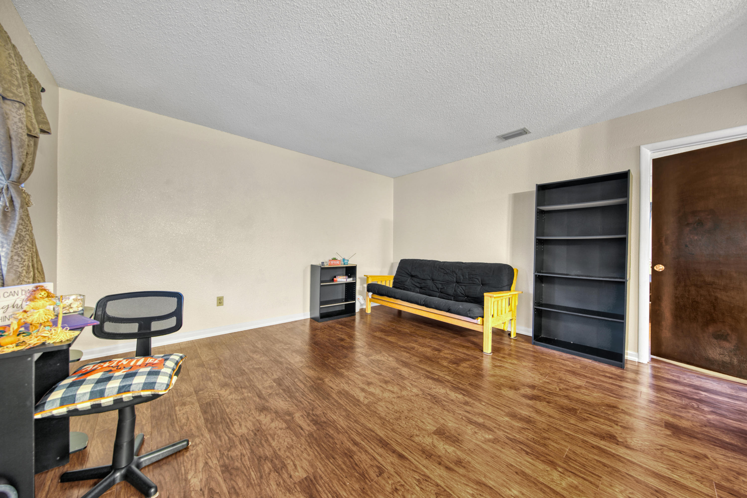 COLLEGE PARK CONDO - Residential