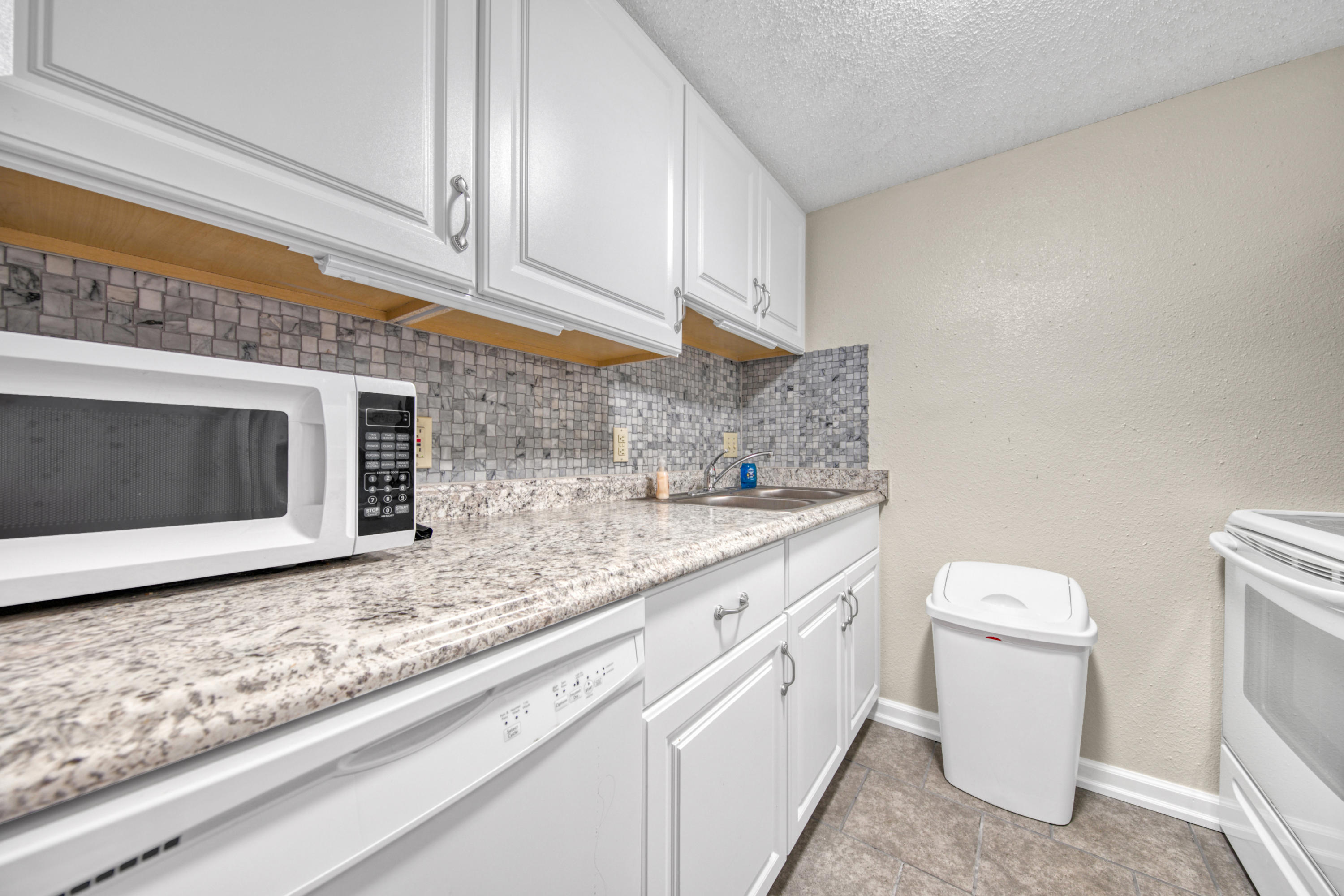 COLLEGE PARK CONDO - Residential