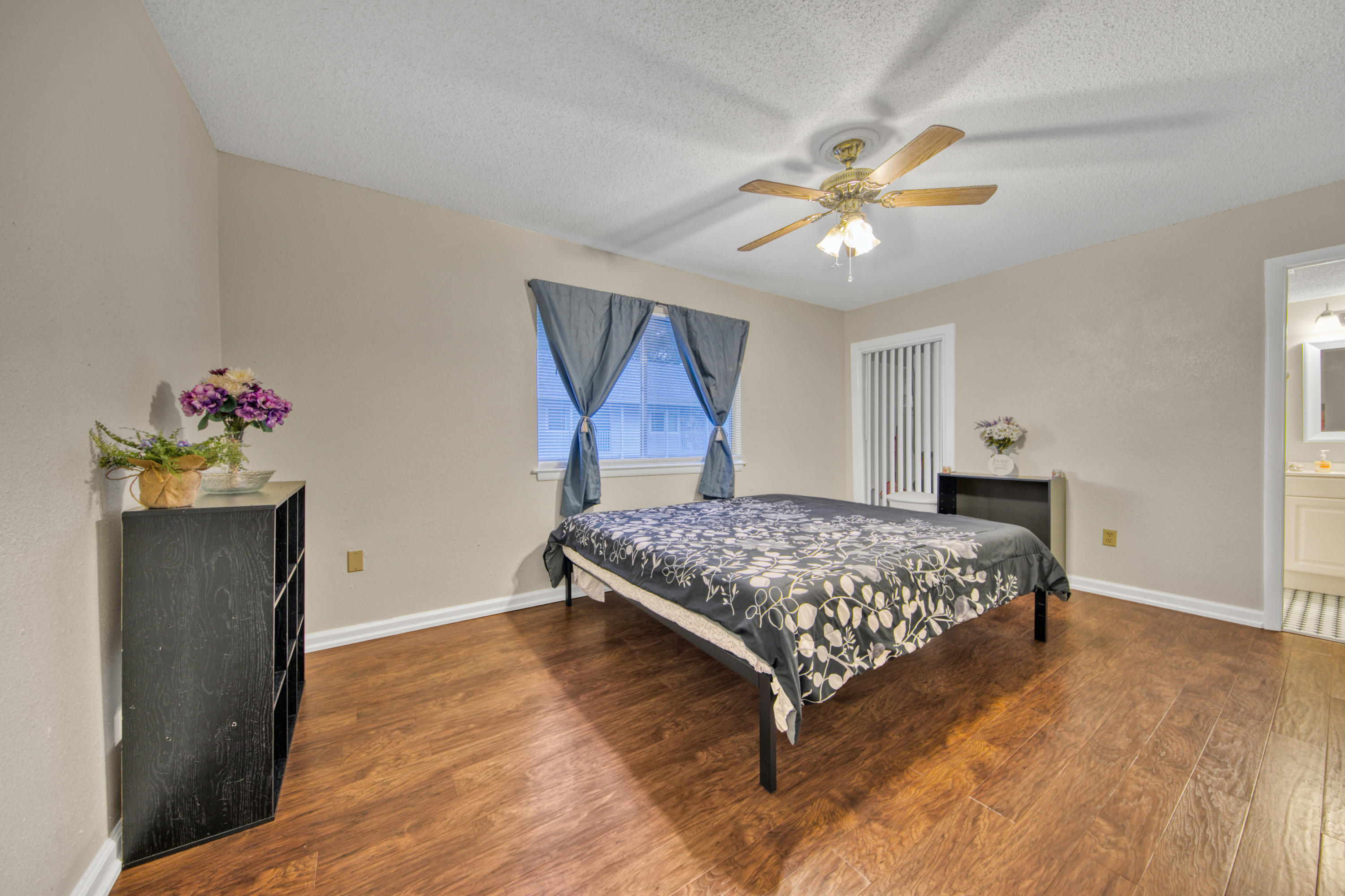 COLLEGE PARK CONDO - Residential