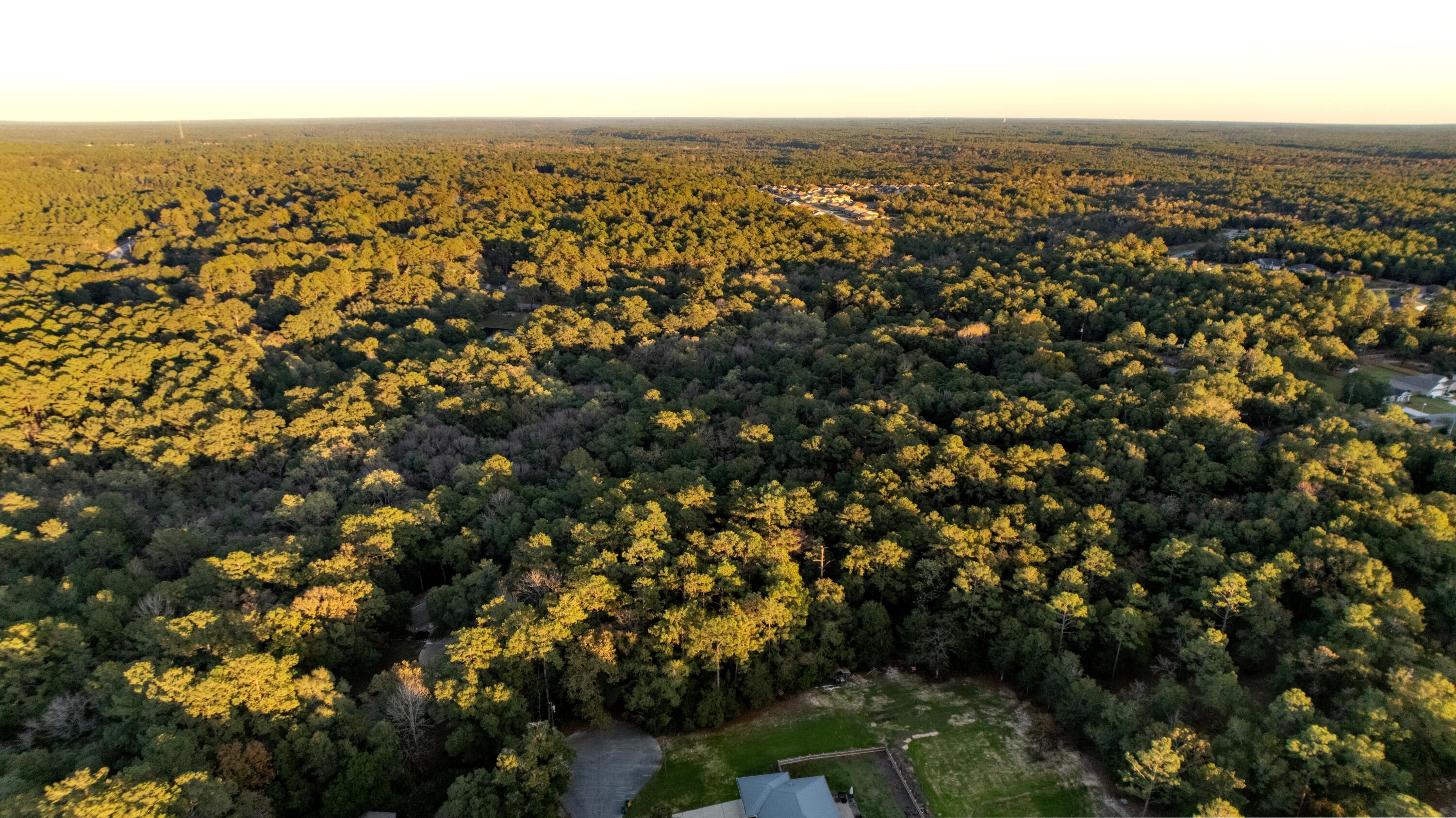 Laurelwood Estates, CRESTVIEW SUBURB - Land