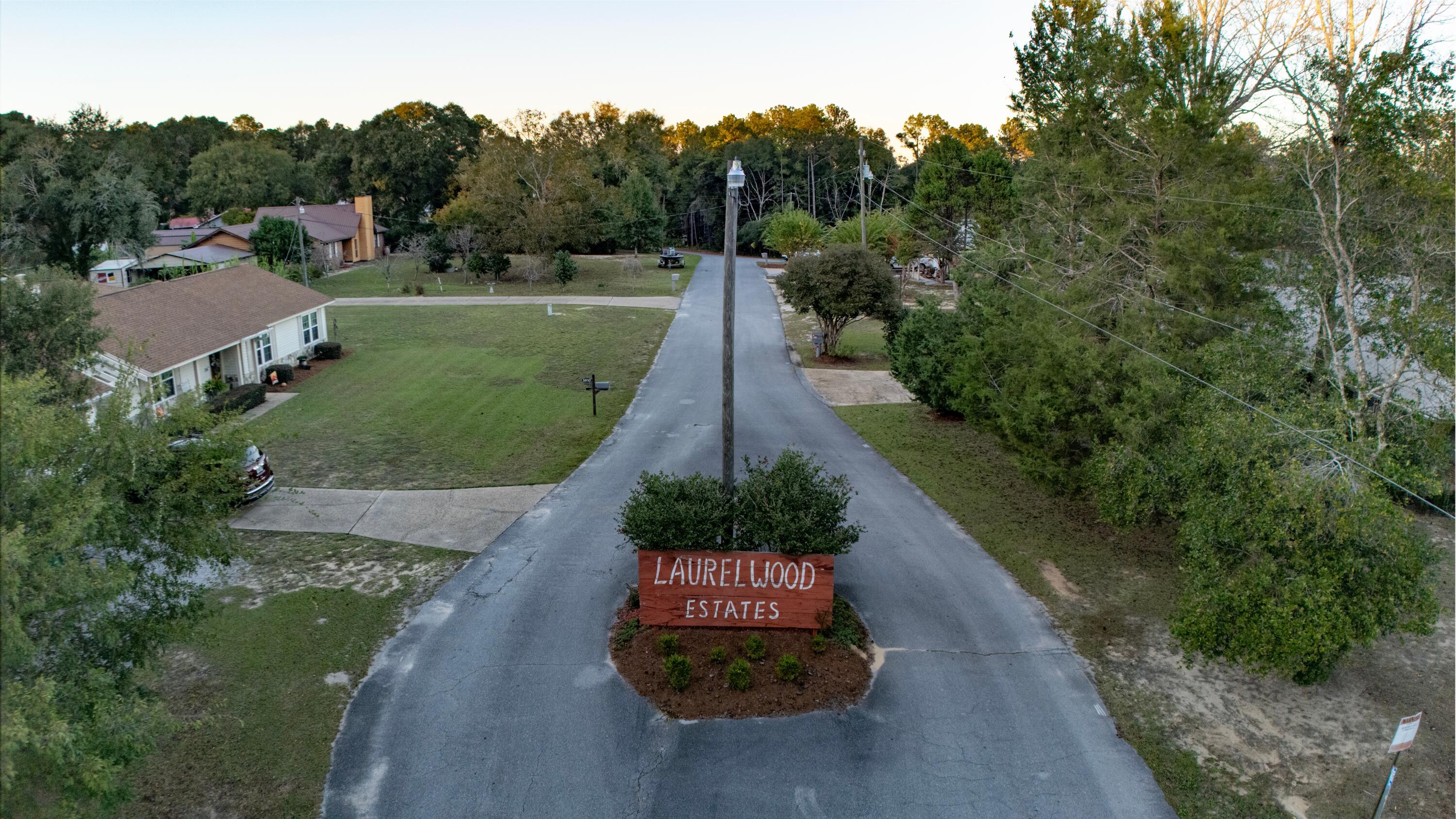 Laurelwood Estates, CRESTVIEW SUBURB - Land