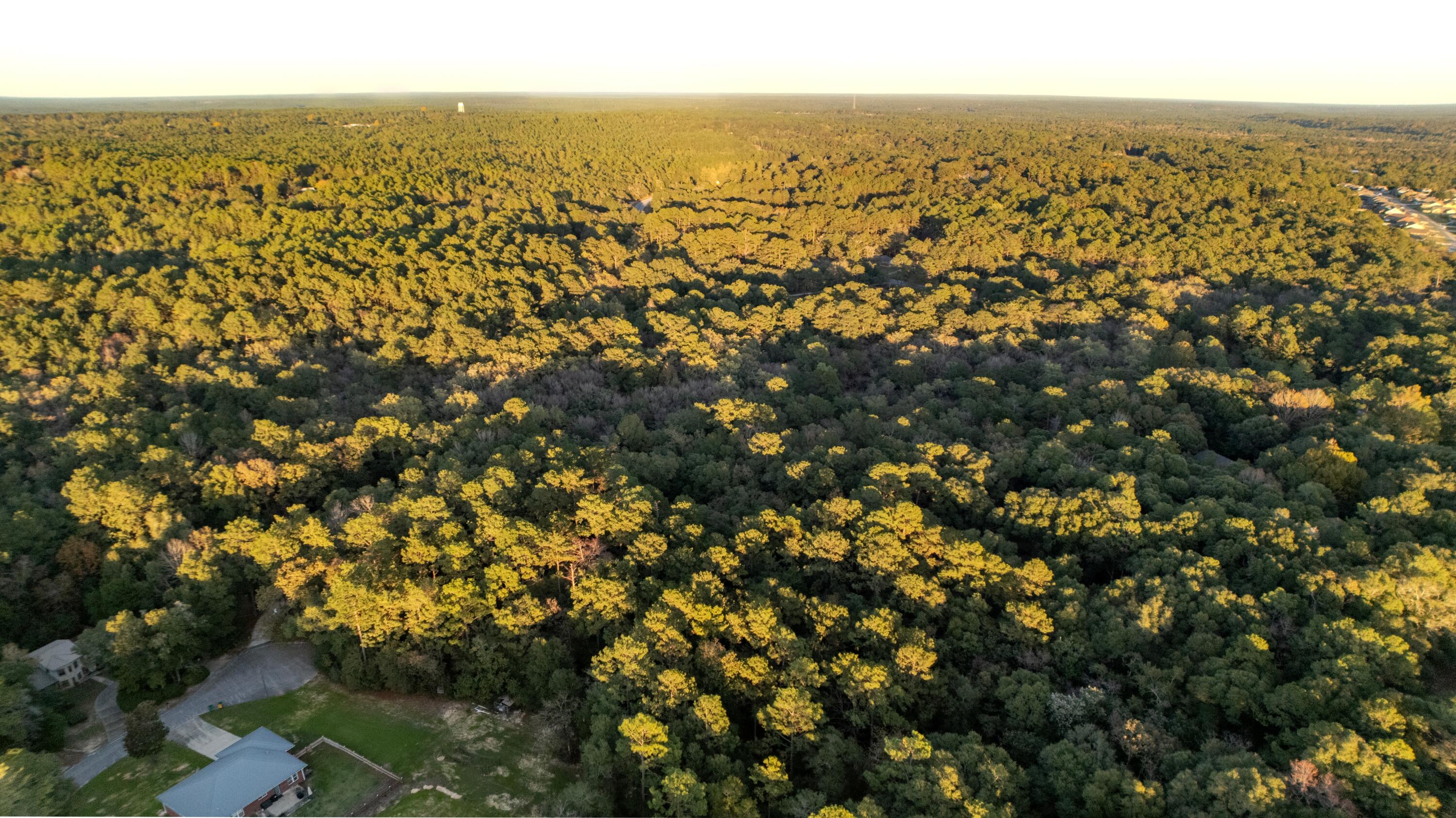 Laurelwood Estates, CRESTVIEW SUBURB - Land