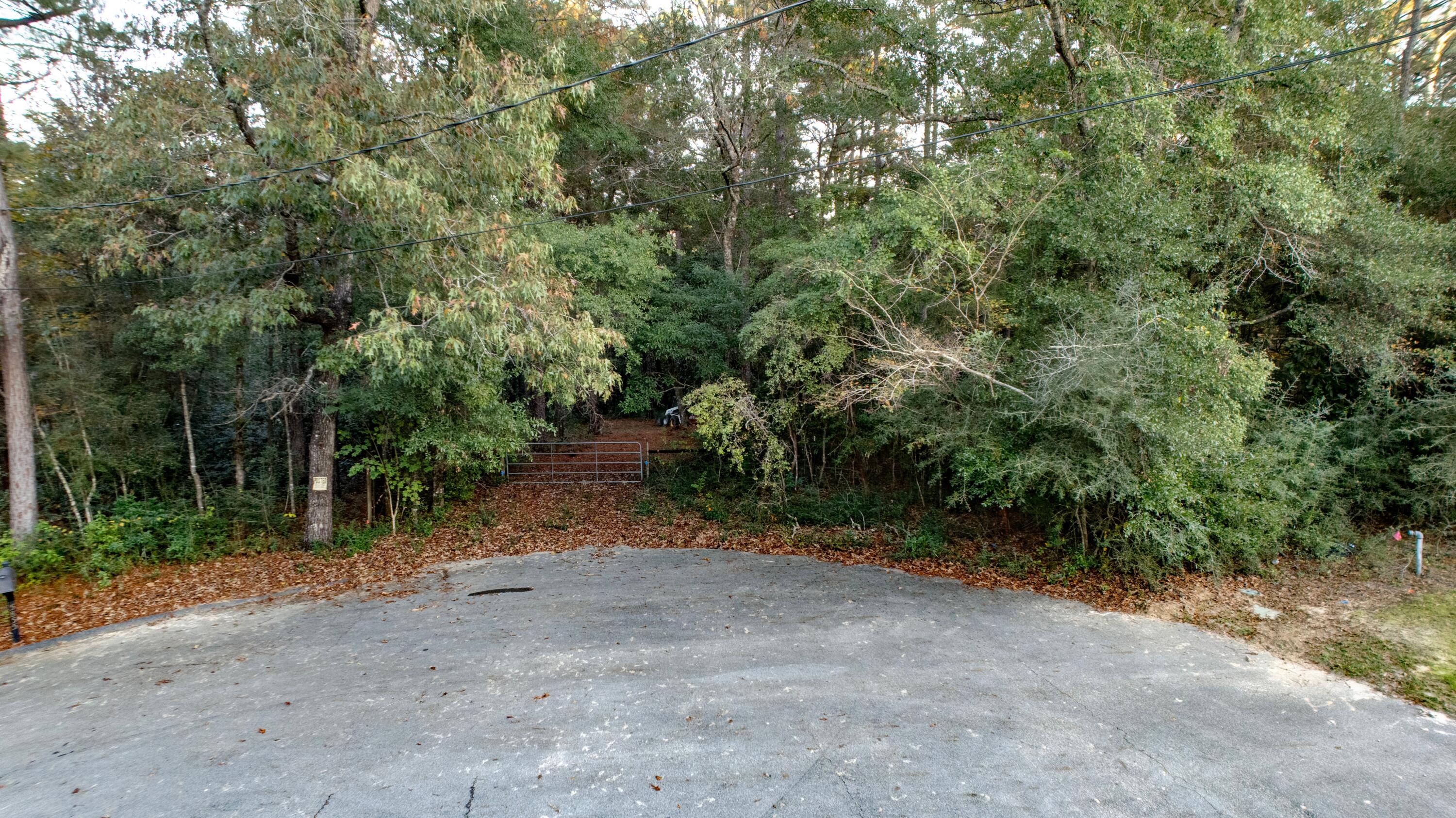 Laurelwood Estates, CRESTVIEW SUBURB - Land