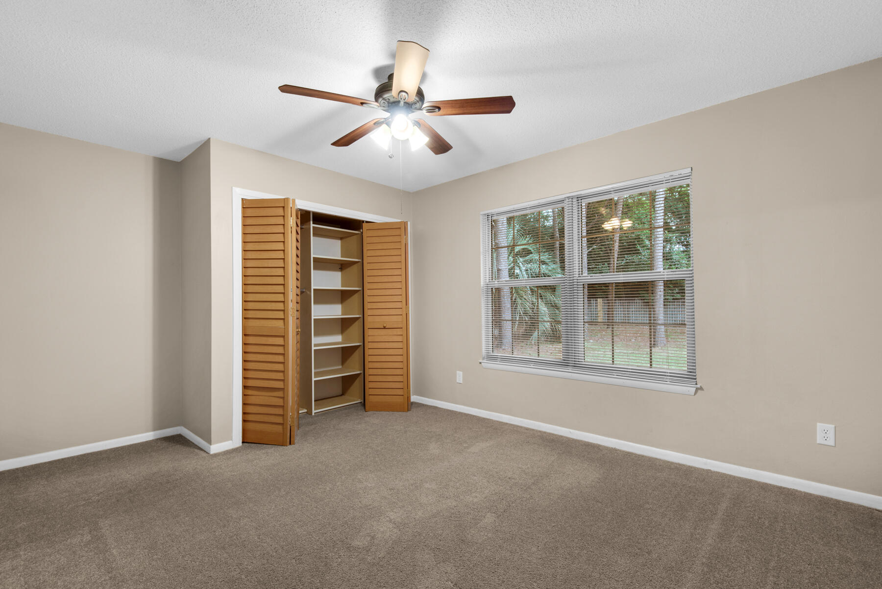 ROCKY BAYOU ESTATES 04 - Residential