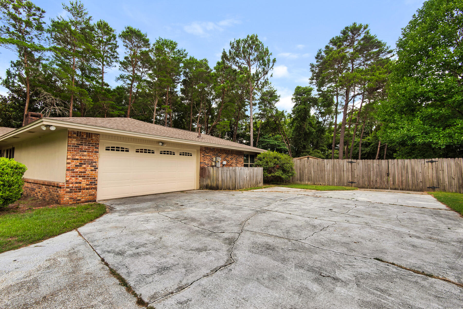 ROCKY BAYOU ESTATES 04 - Residential