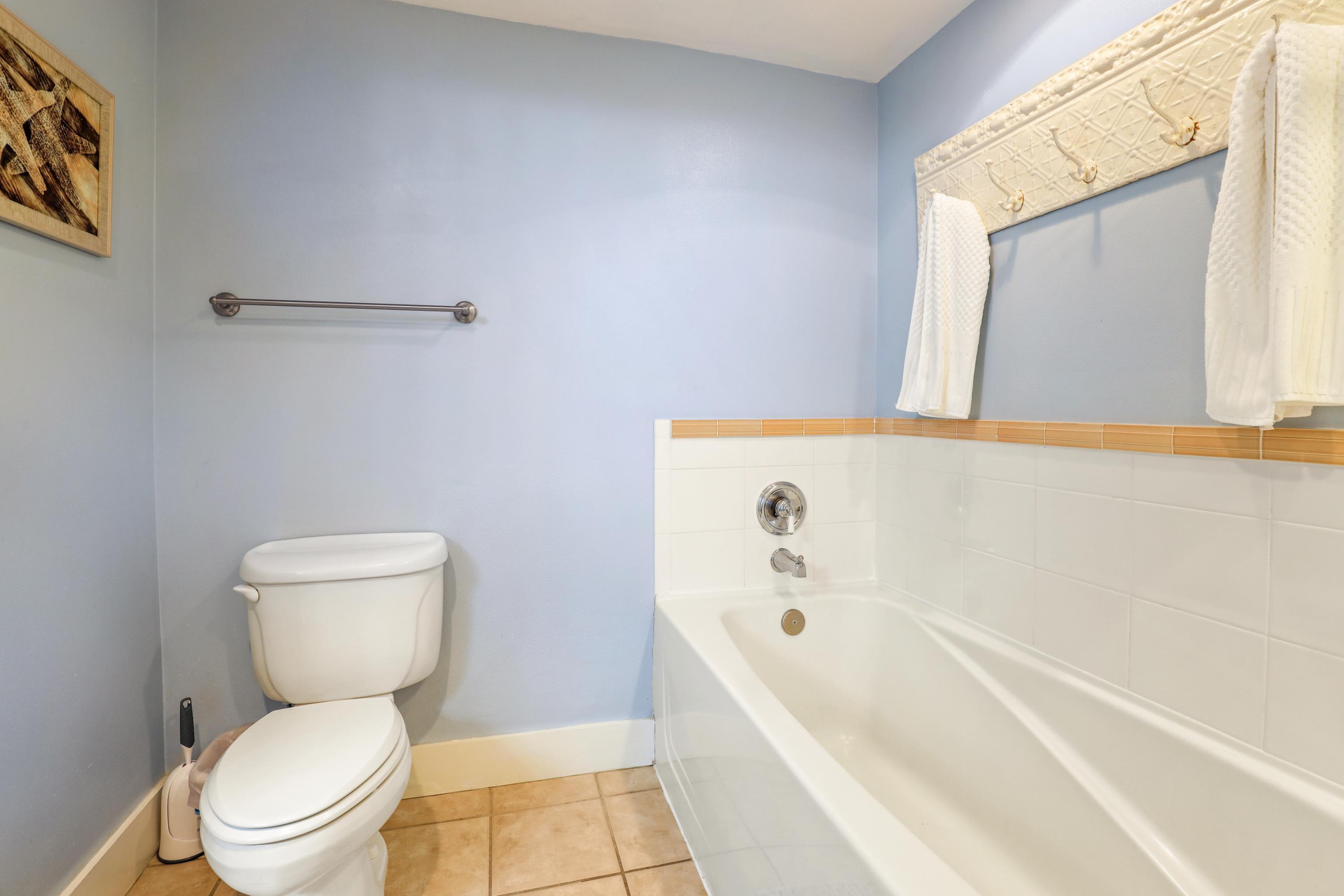 PILOT HOUSE - Residential Lease