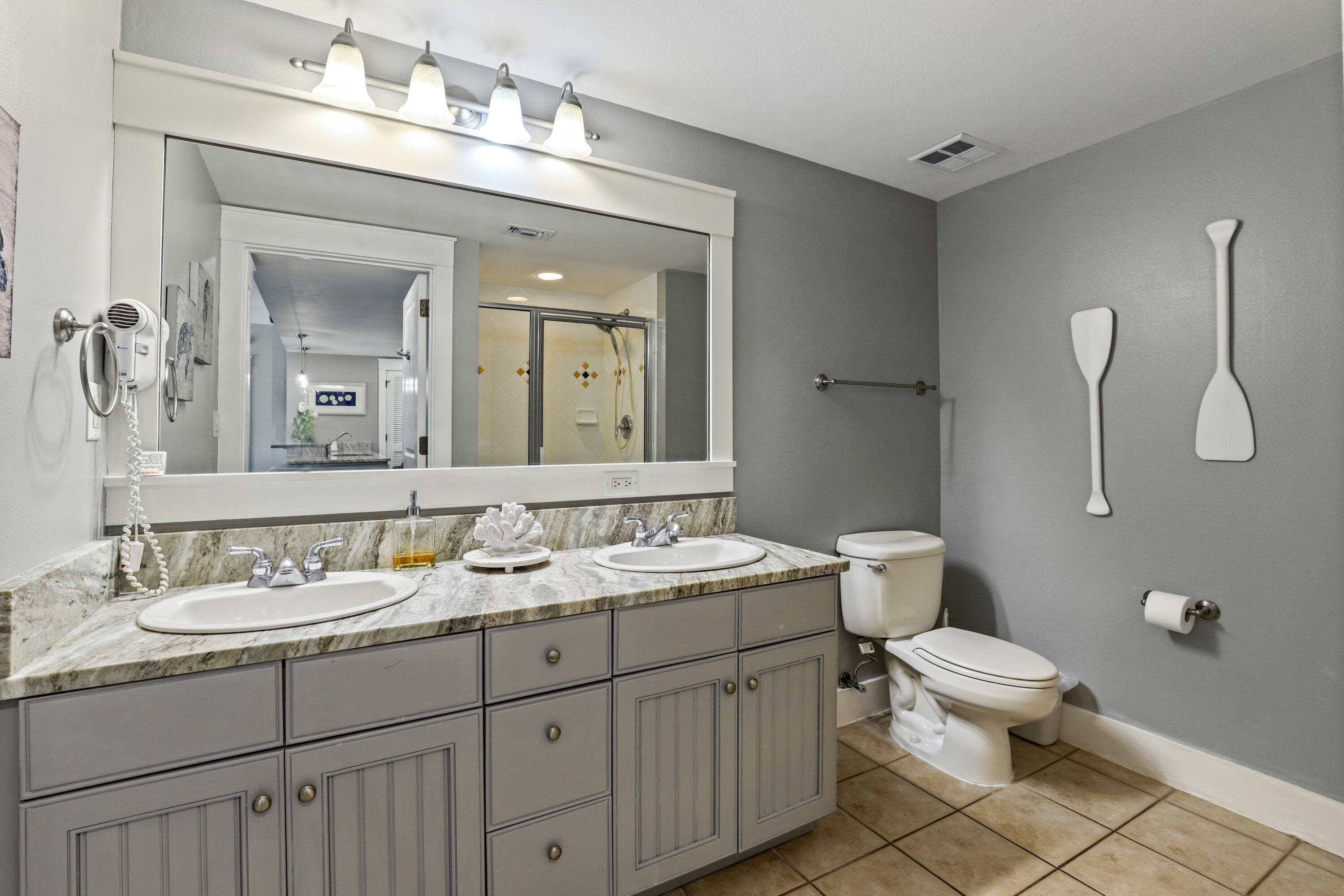 PILOT HOUSE - Residential Lease