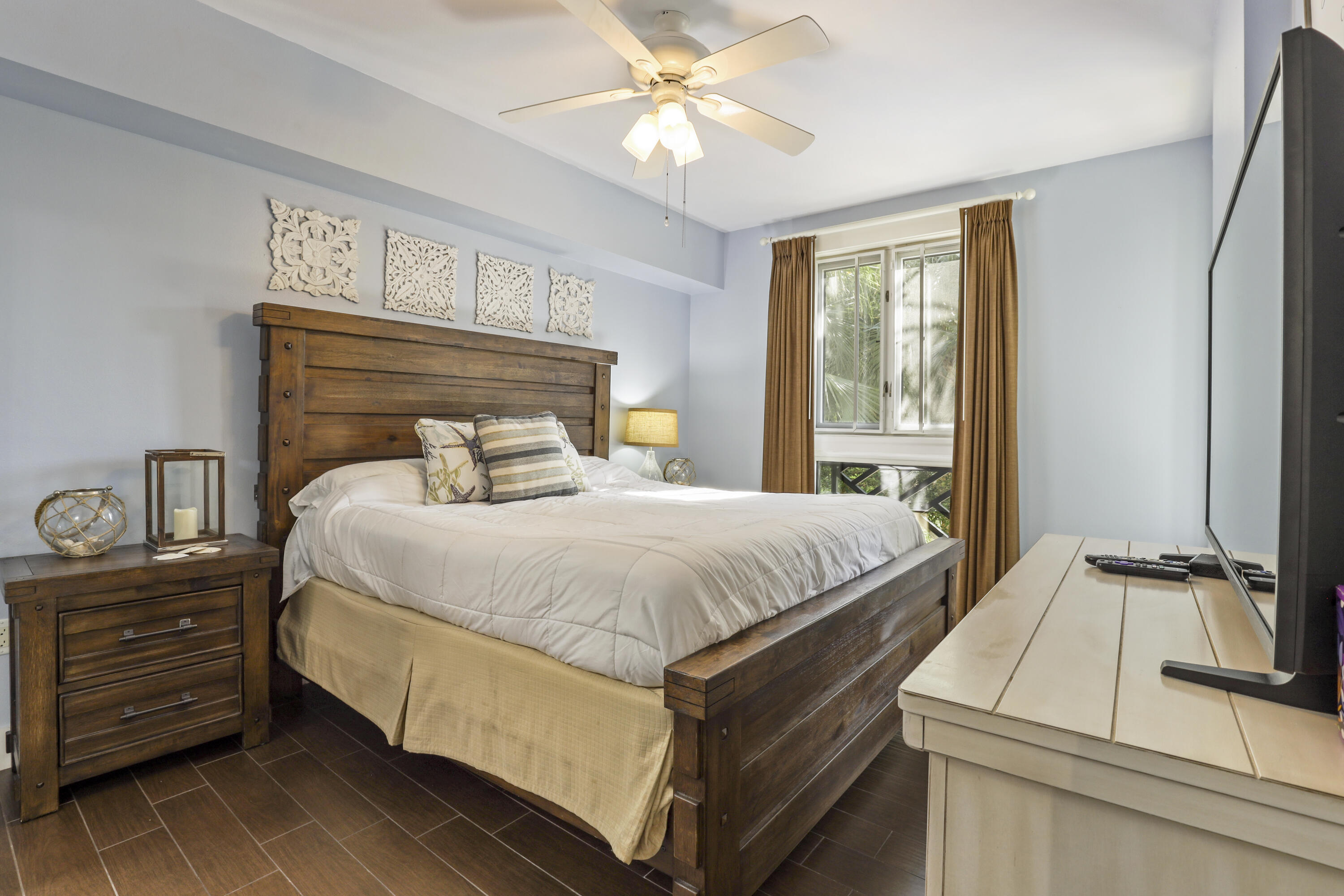 PILOT HOUSE - Residential Lease
