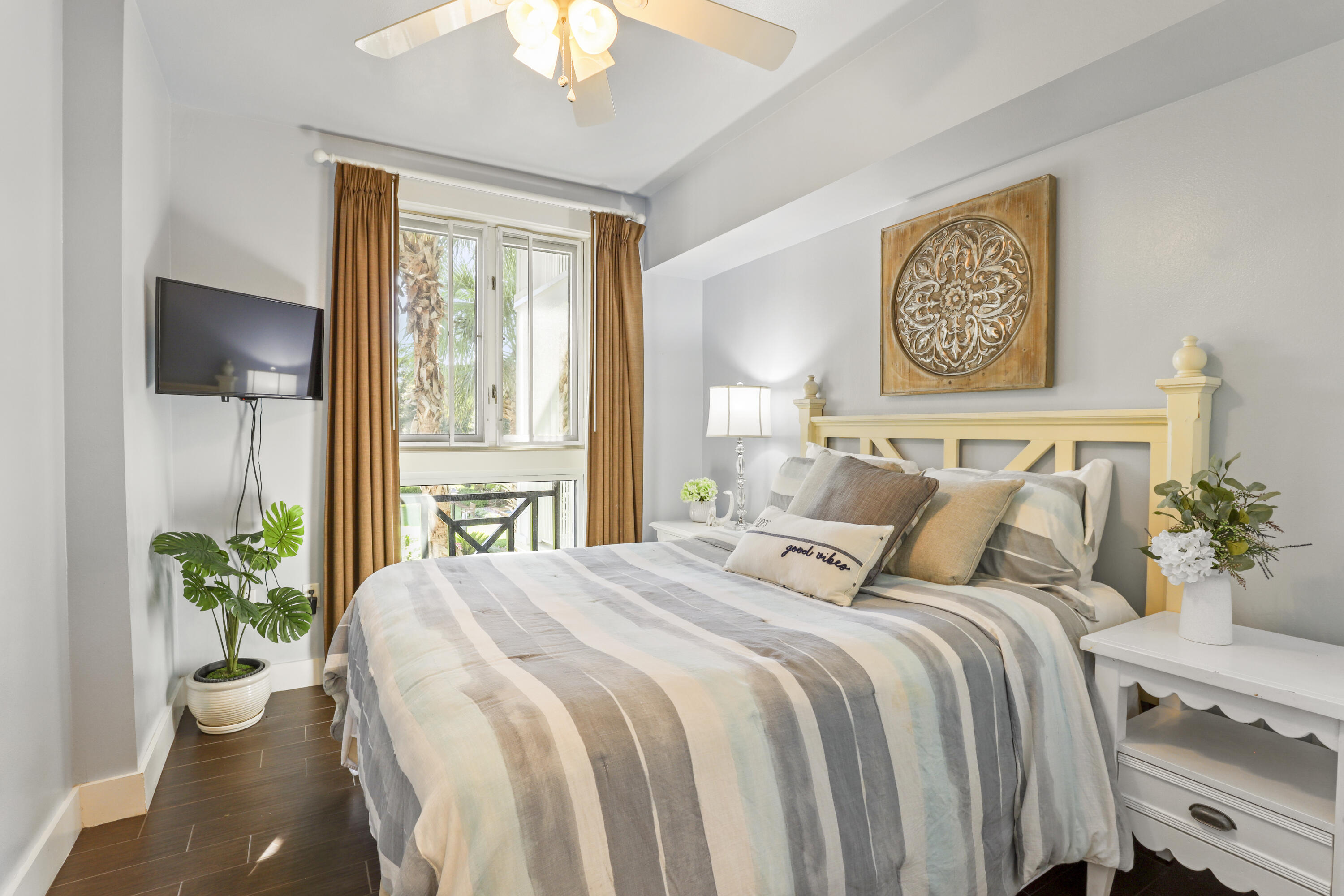 PILOT HOUSE - Residential Lease