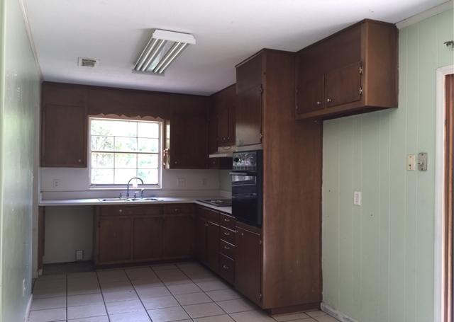 CAROL ANNE MANOR - Residential