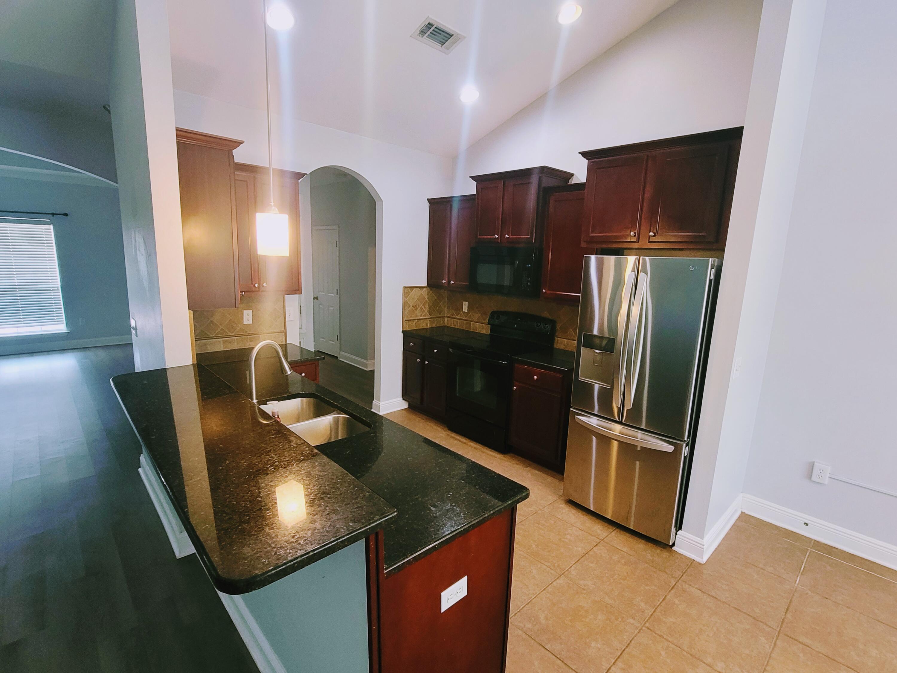 ROLLING RIDGE S/D - Residential Lease