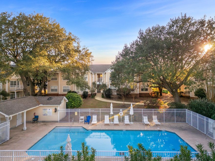 Live the Florida lifestyle in this great second floor 1 bedroom unit!! Unit features fully equipped kitchen, vaulted ceilings and washer & dryer. Easy care flooring throughout. Monthly rent includes basic TV cable. Sorry NO pets and NO smoking. Any person 18 years old or older must complete separate applications. Tenants required to carry renter's liability insurance