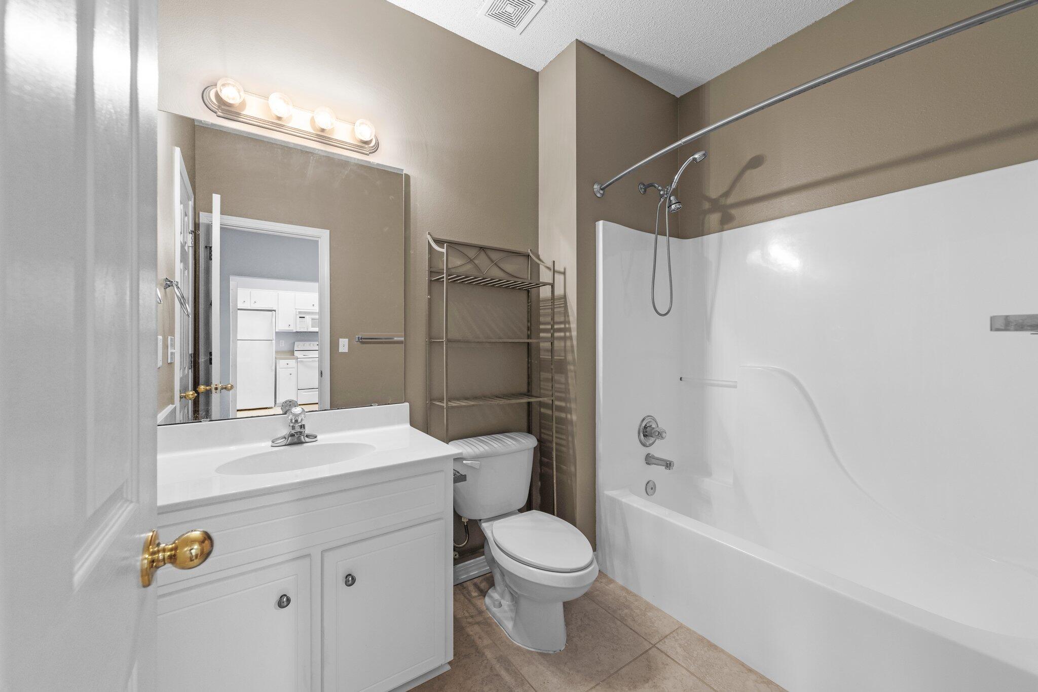 THE OAKS AT NICEVILLE - Residential Lease