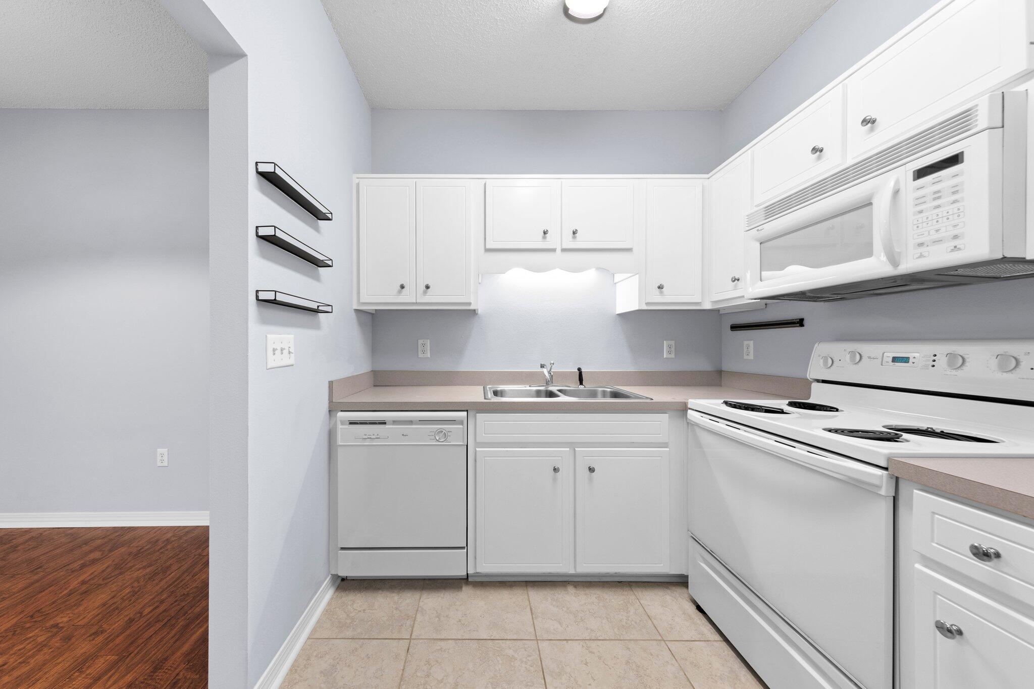 THE OAKS AT NICEVILLE - Residential Lease