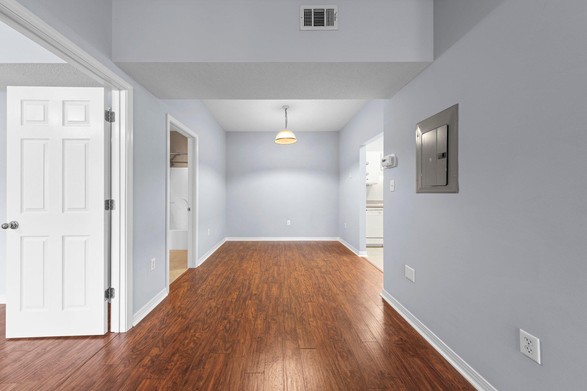 THE OAKS AT NICEVILLE - Residential Lease