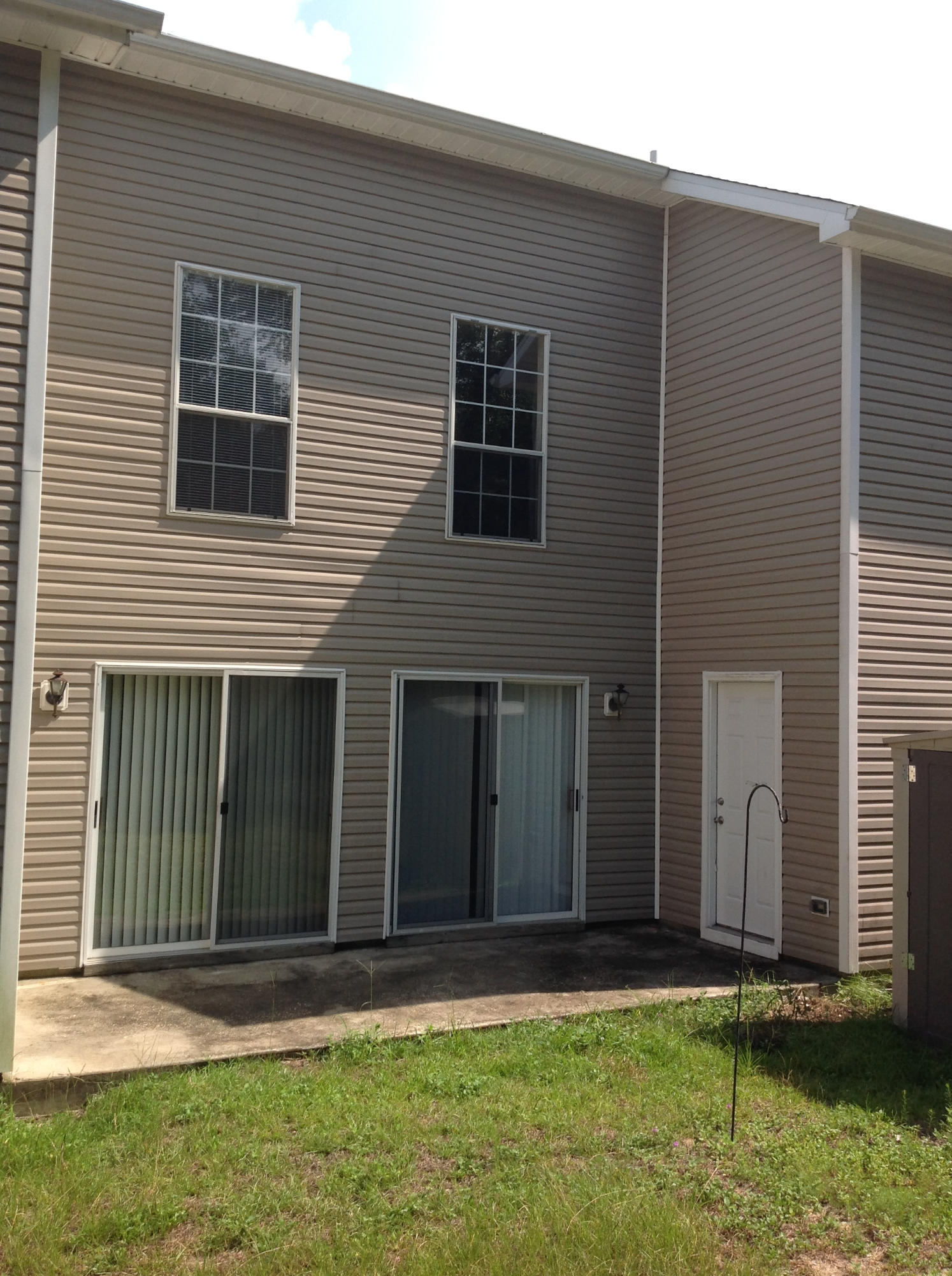 CRESTVIEW - Residential Lease