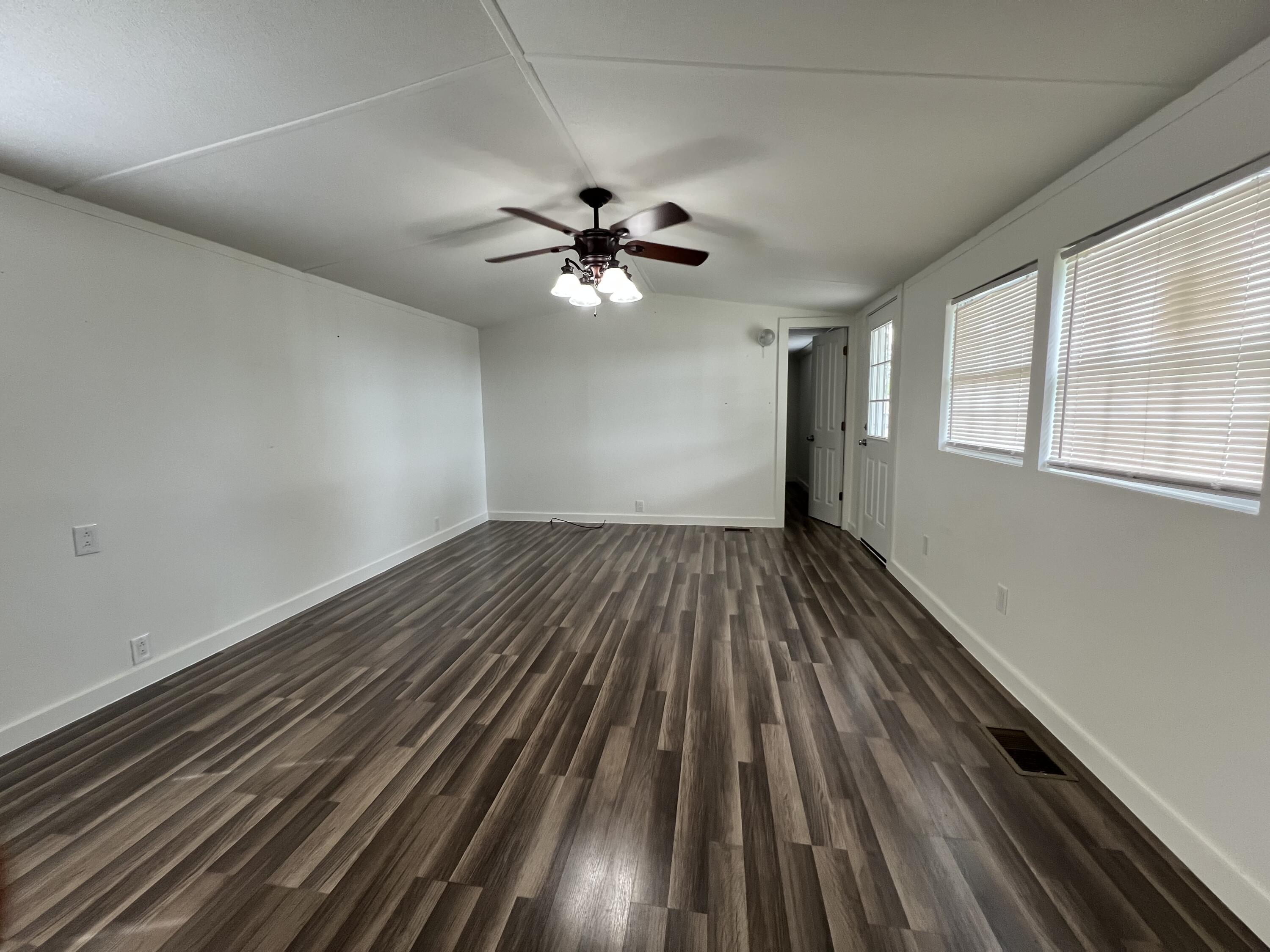 OAKWOOD LAKES ESTATES - Residential