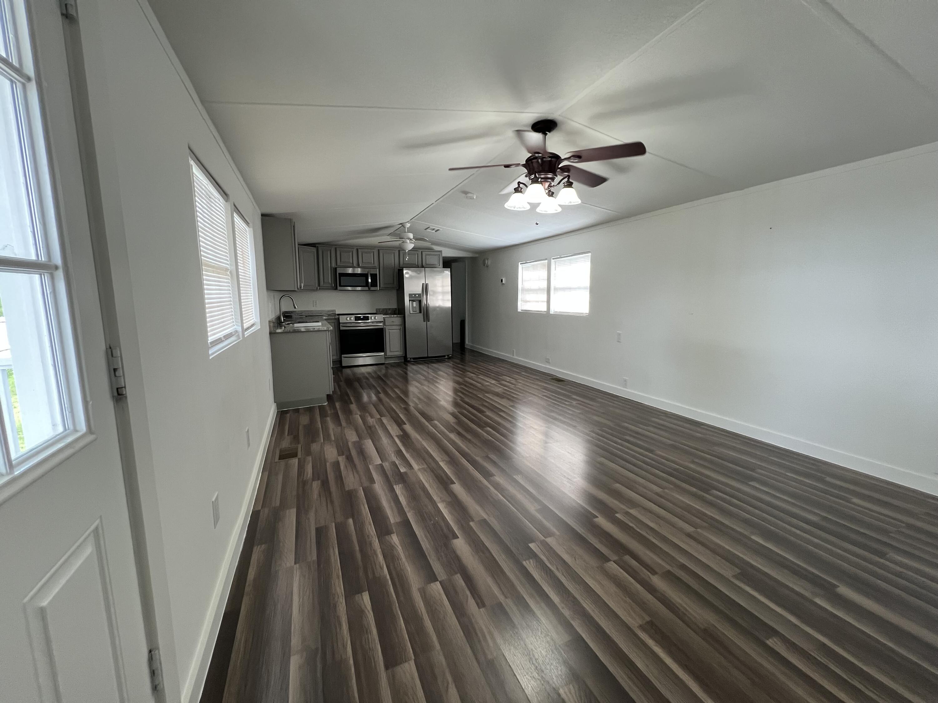 OAKWOOD LAKES ESTATES - Residential