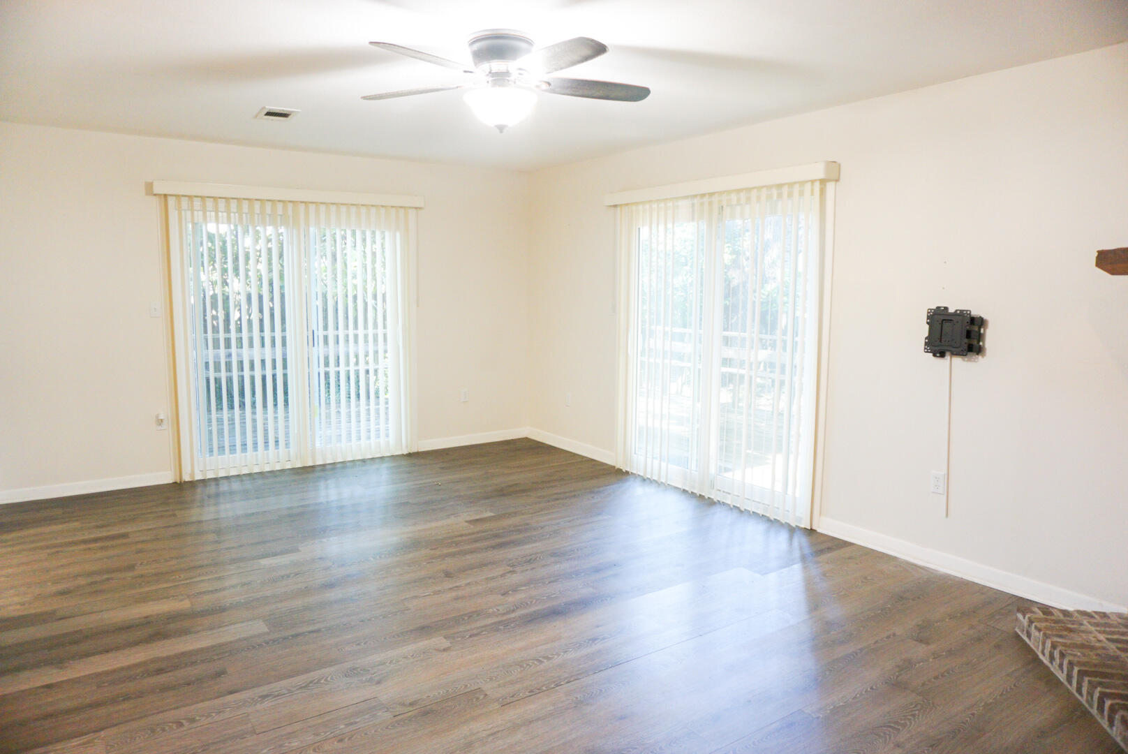MARINA VIEW T/H AMEND - Residential Lease
