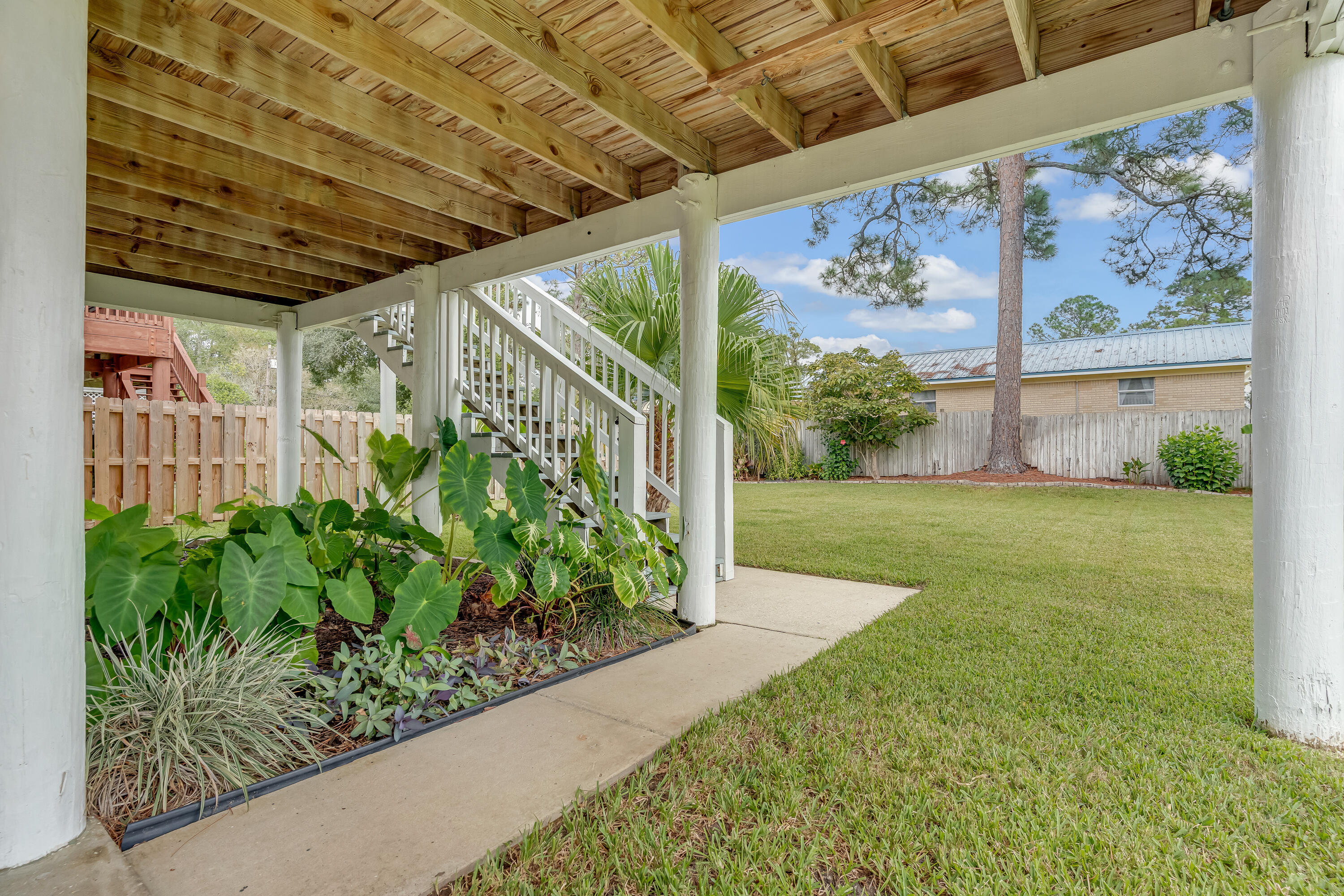 PINECREST - Residential