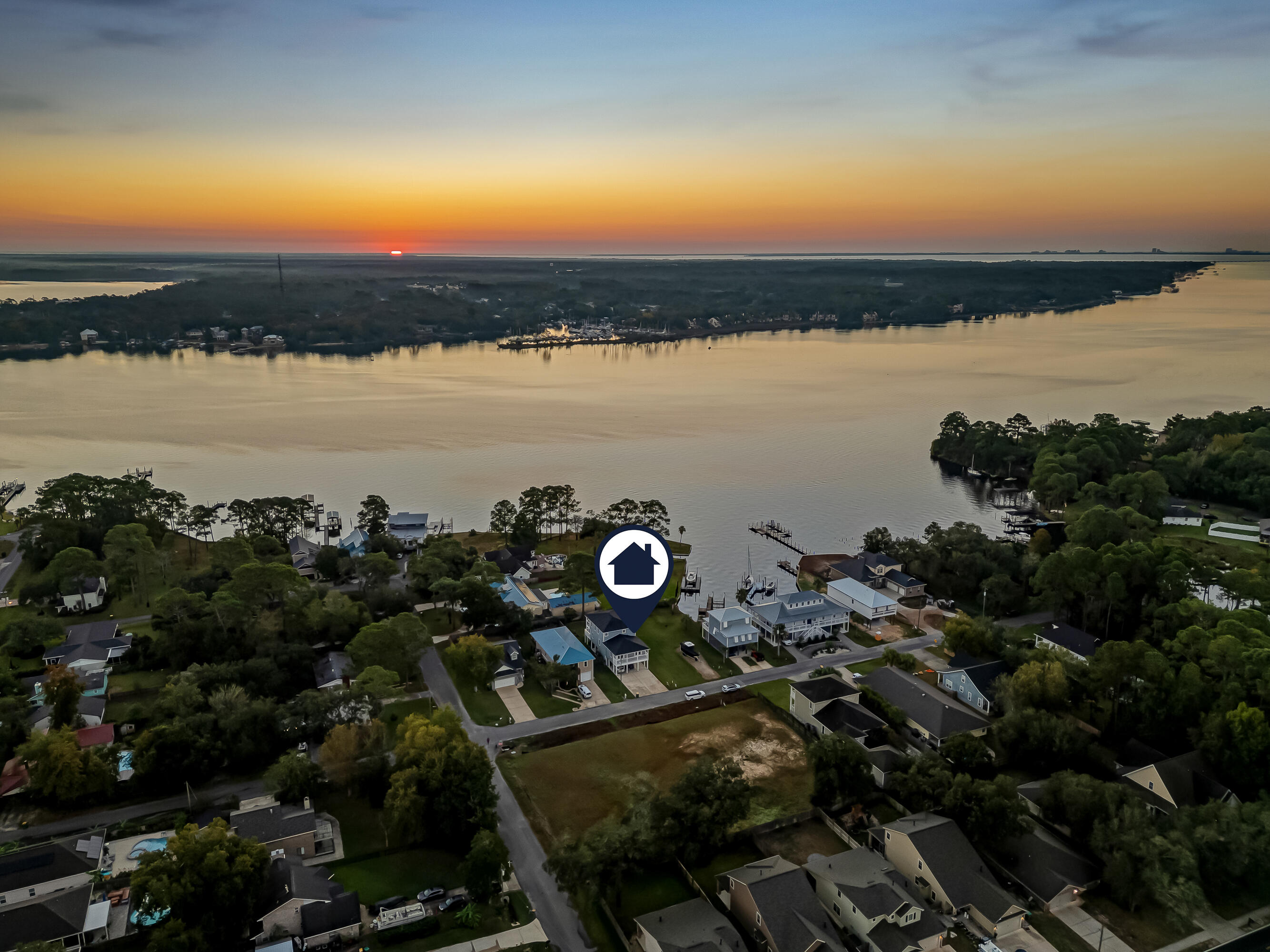 PINECREST - Residential