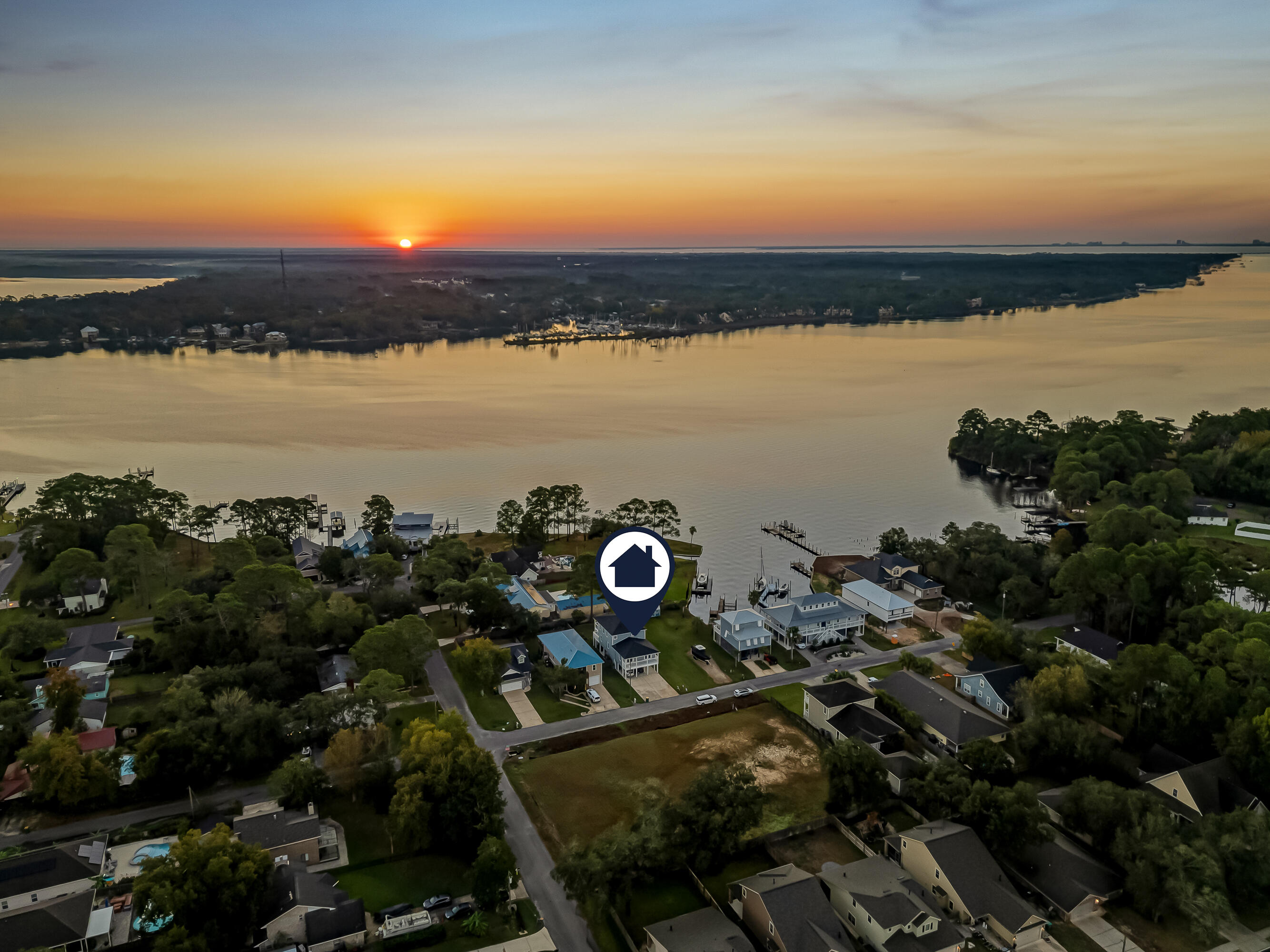 PINECREST - Residential