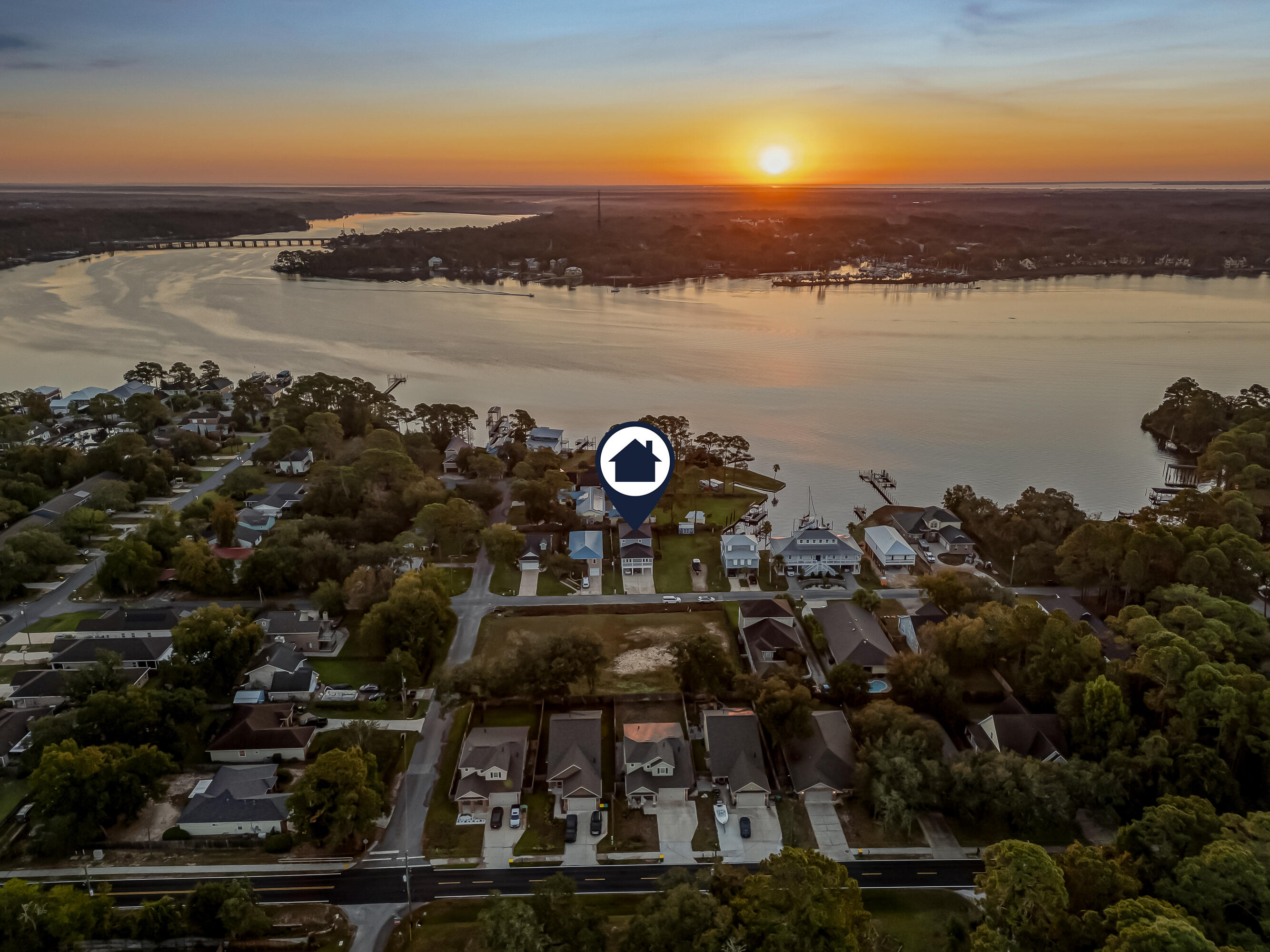 PINECREST - Residential