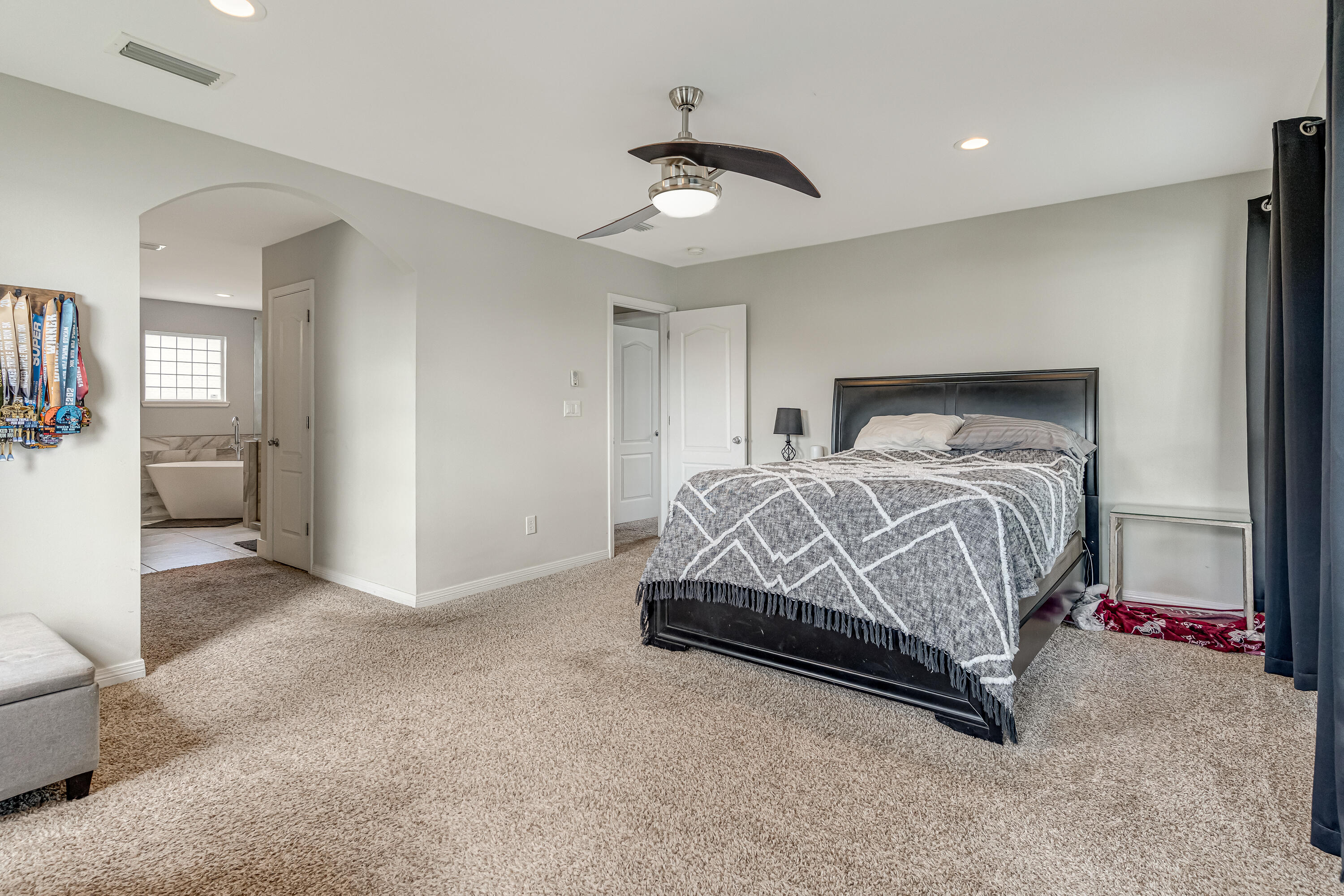 PINECREST - Residential