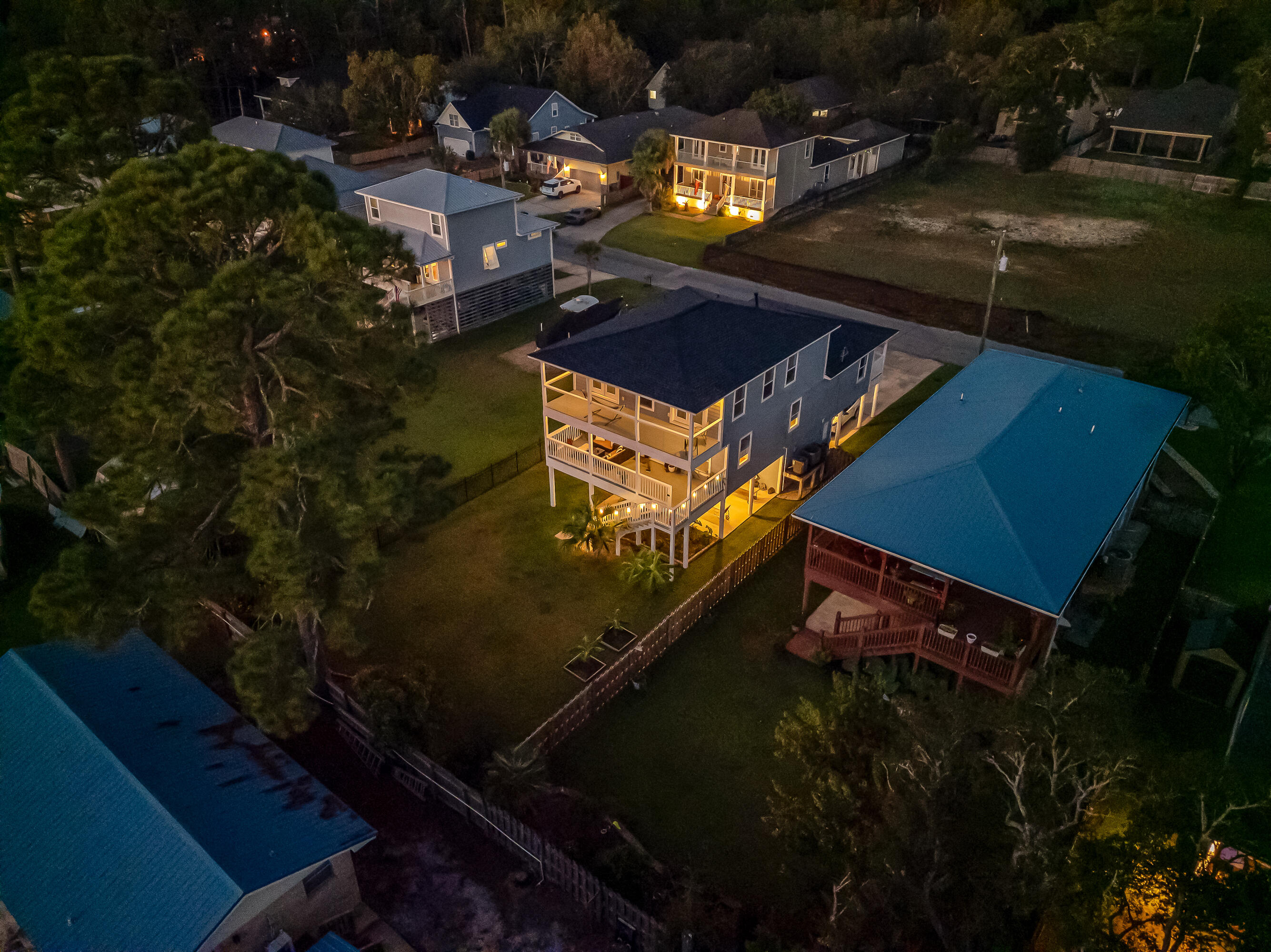 PINECREST - Residential