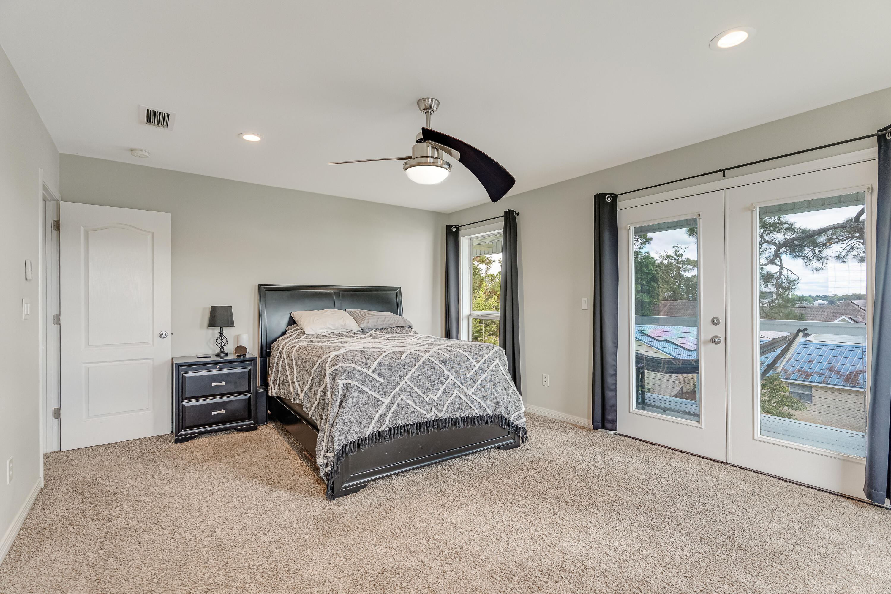 PINECREST - Residential