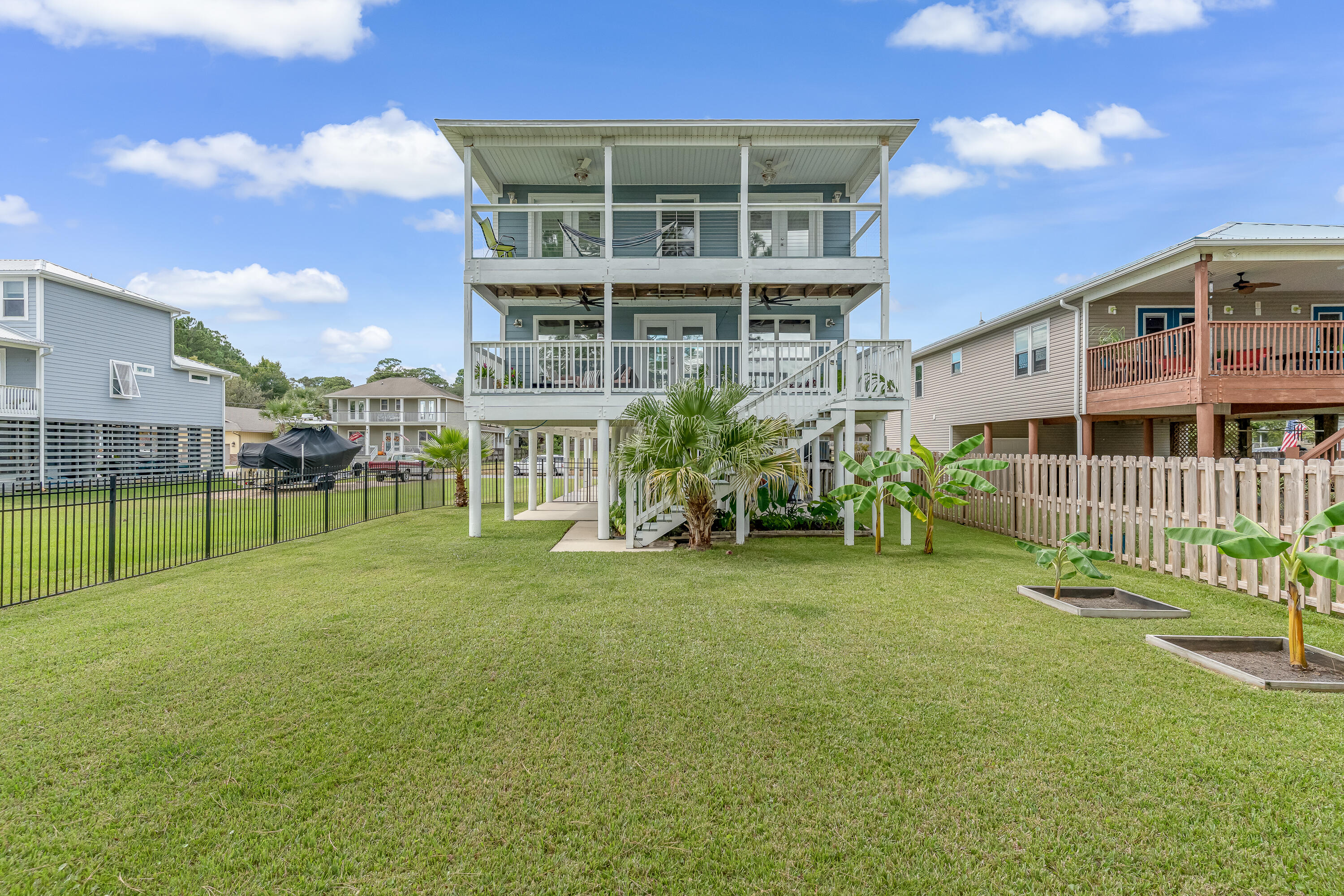 PINECREST - Residential