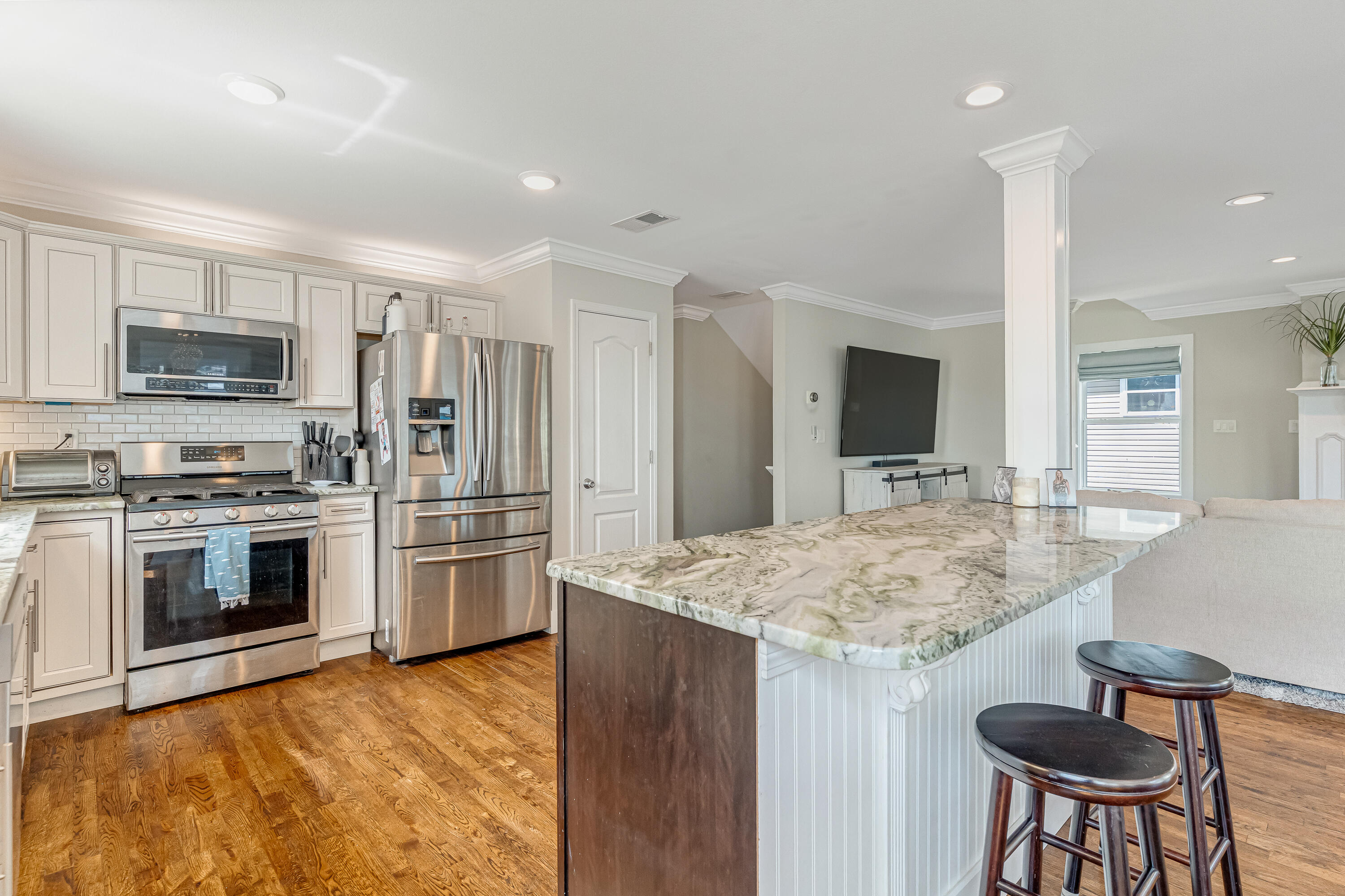 PINECREST - Residential