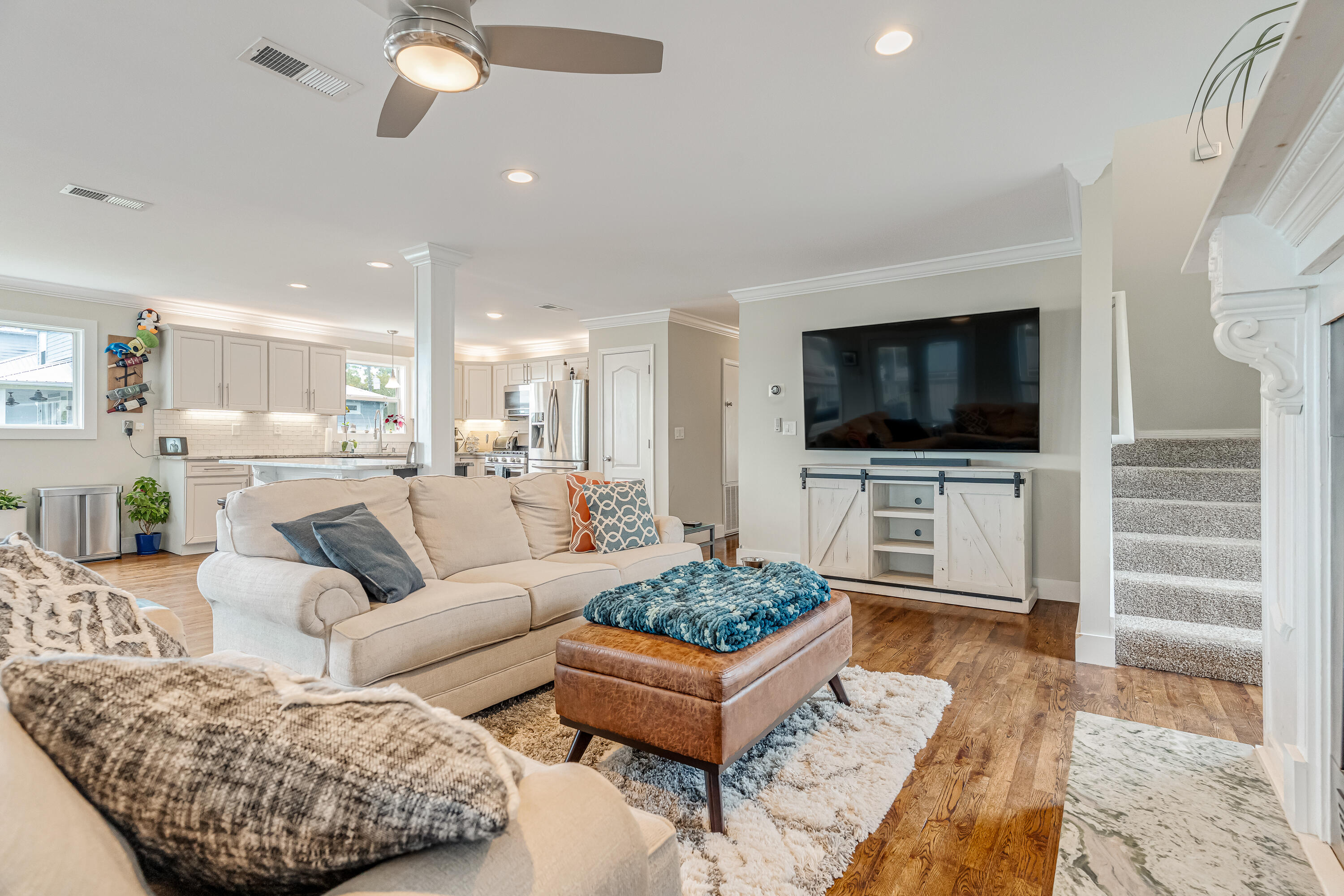 PINECREST - Residential