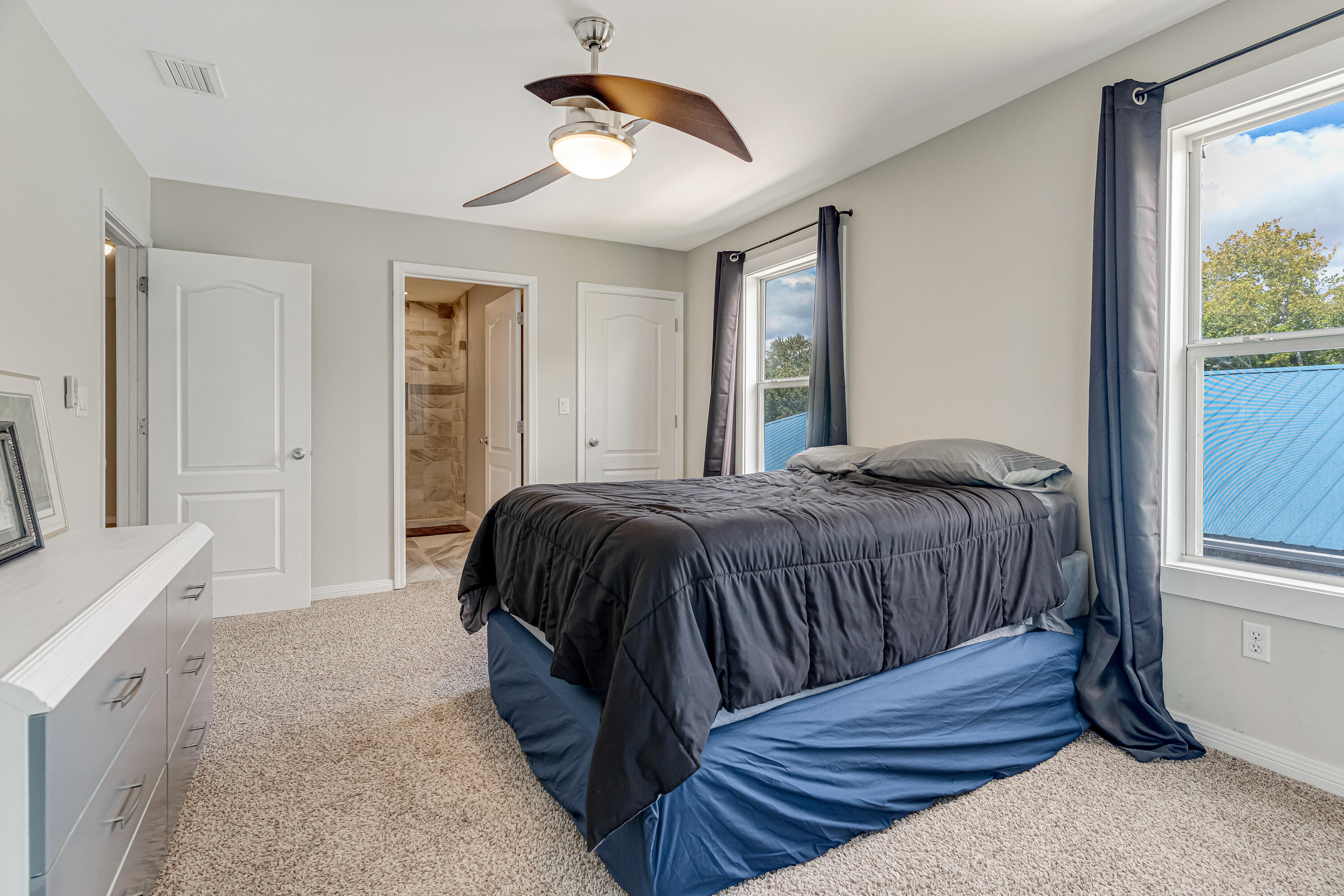 PINECREST - Residential
