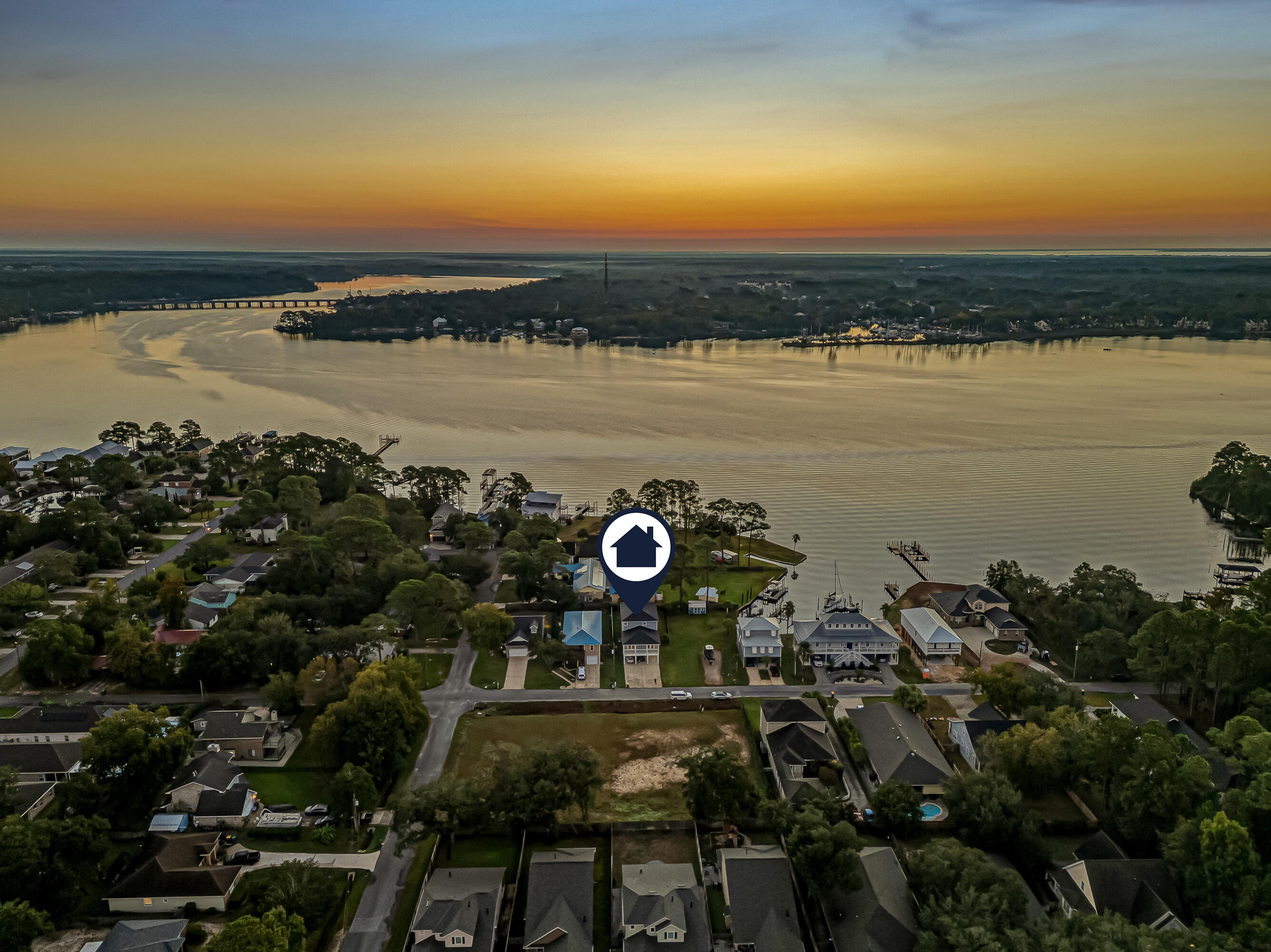 PINECREST - Residential