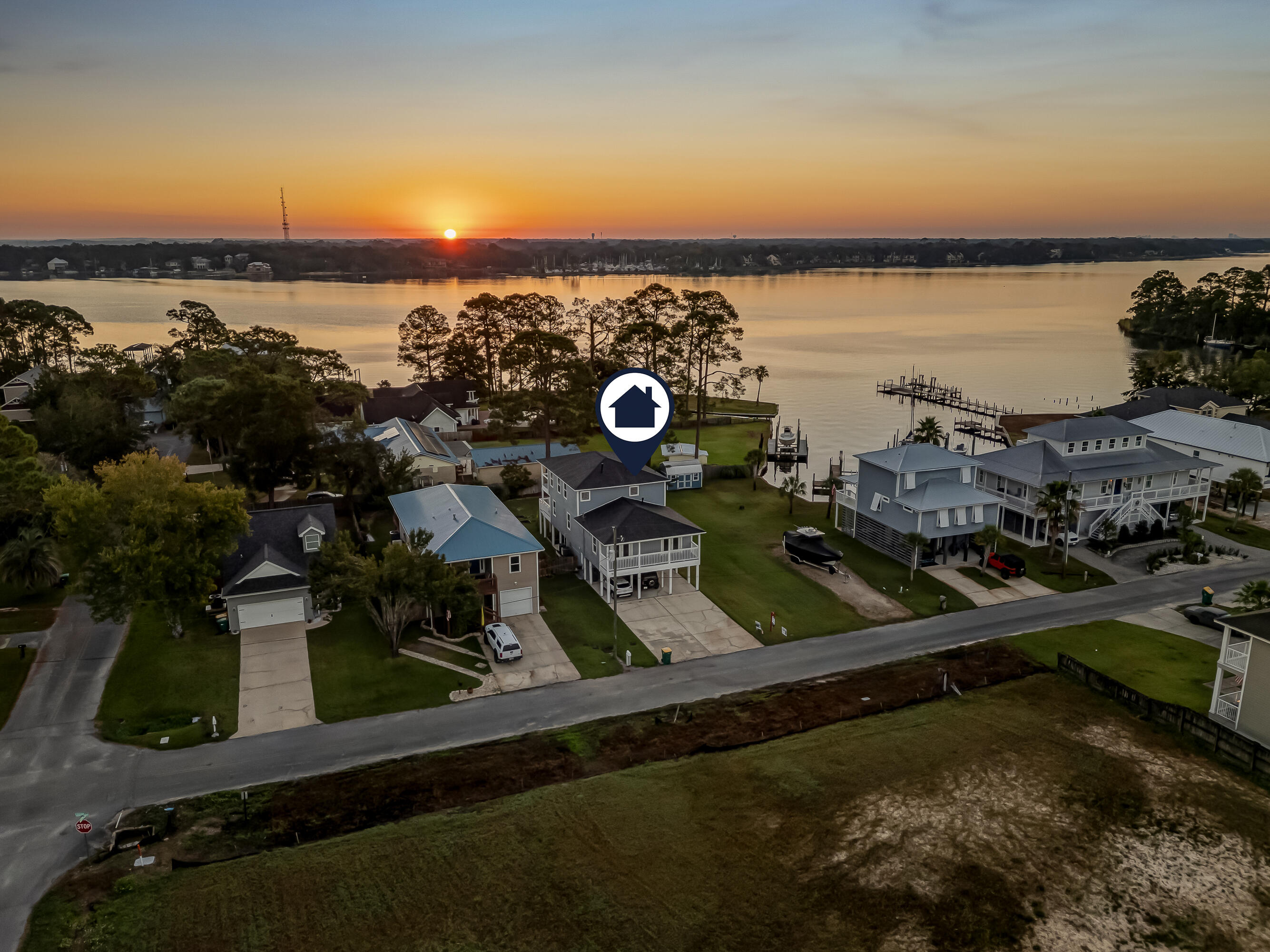 PINECREST - Residential