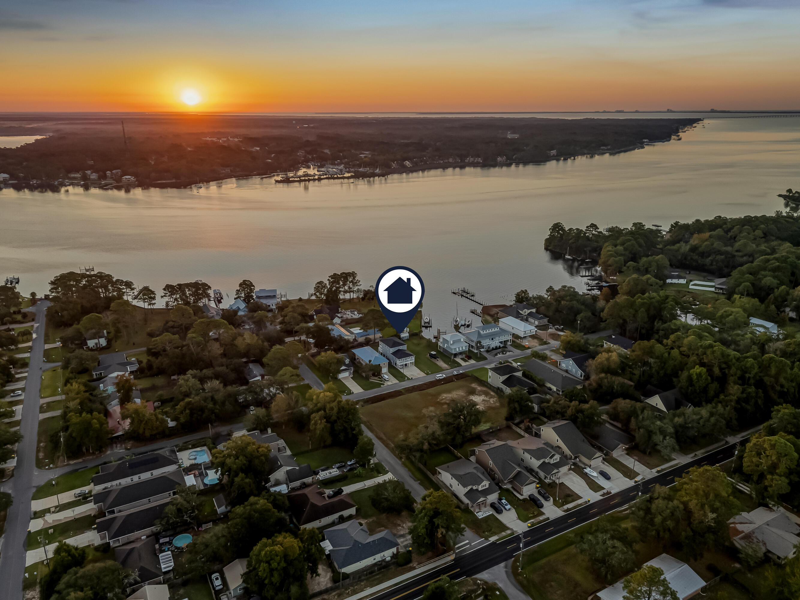 PINECREST - Residential