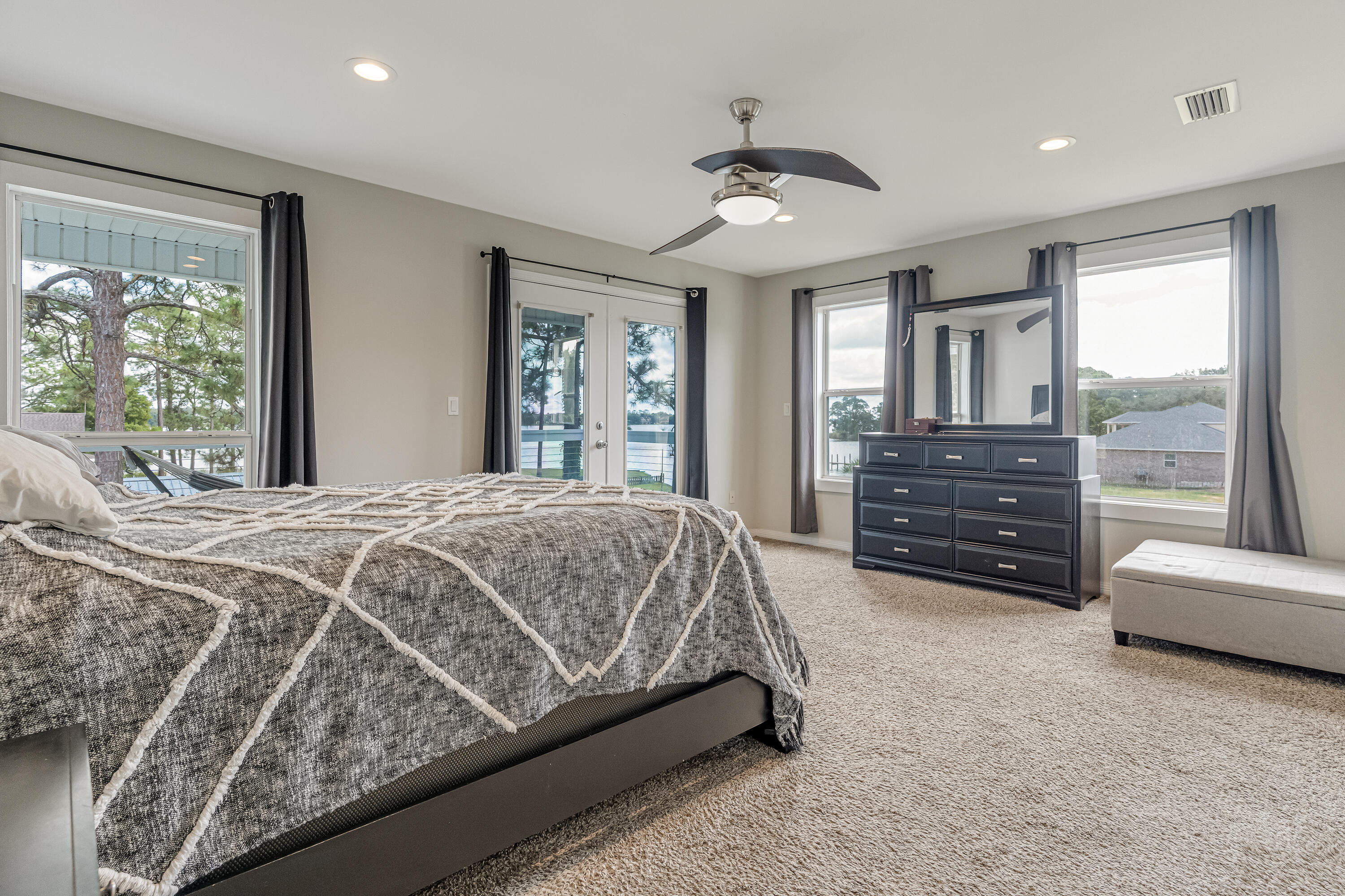 PINECREST - Residential