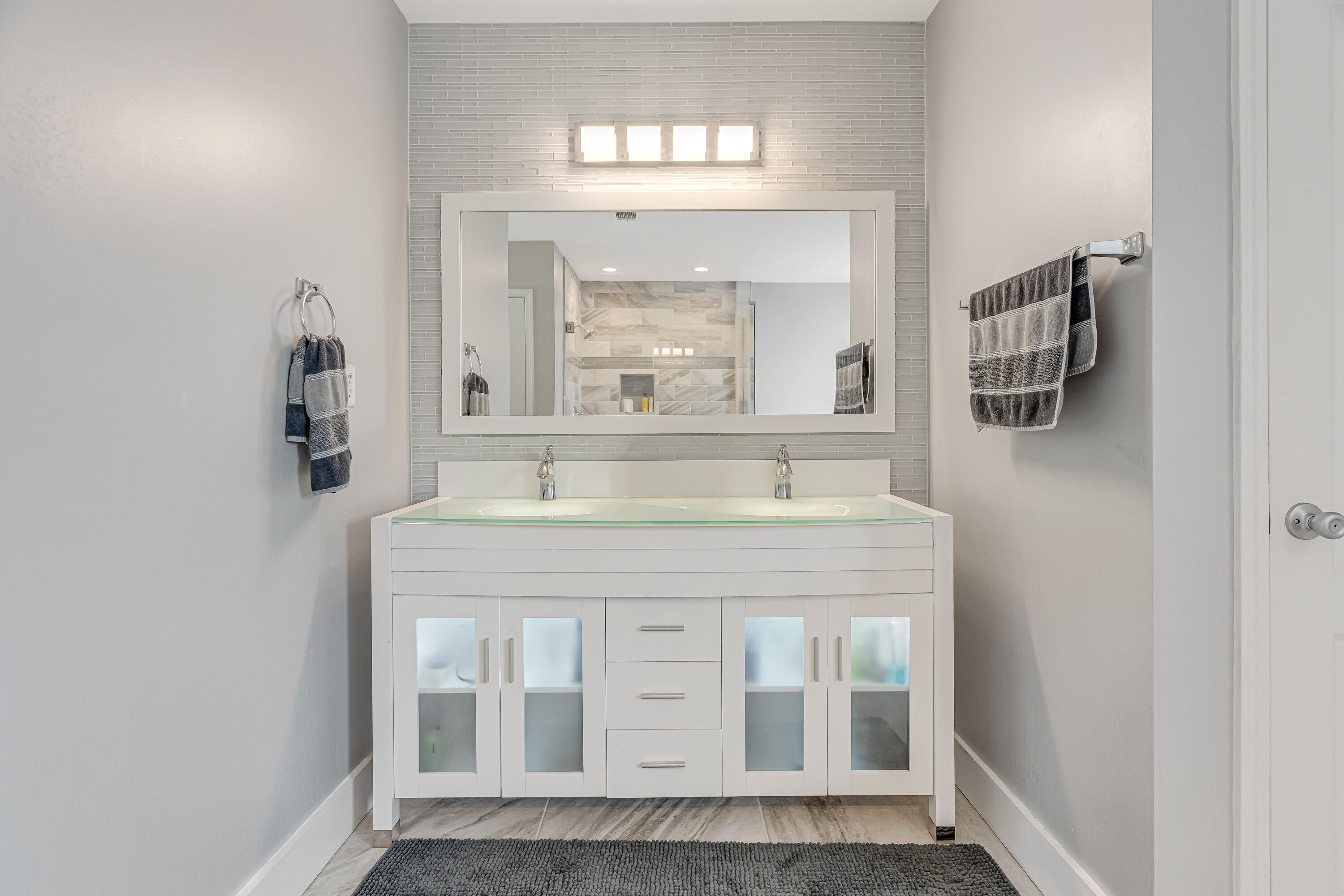 PINECREST - Residential